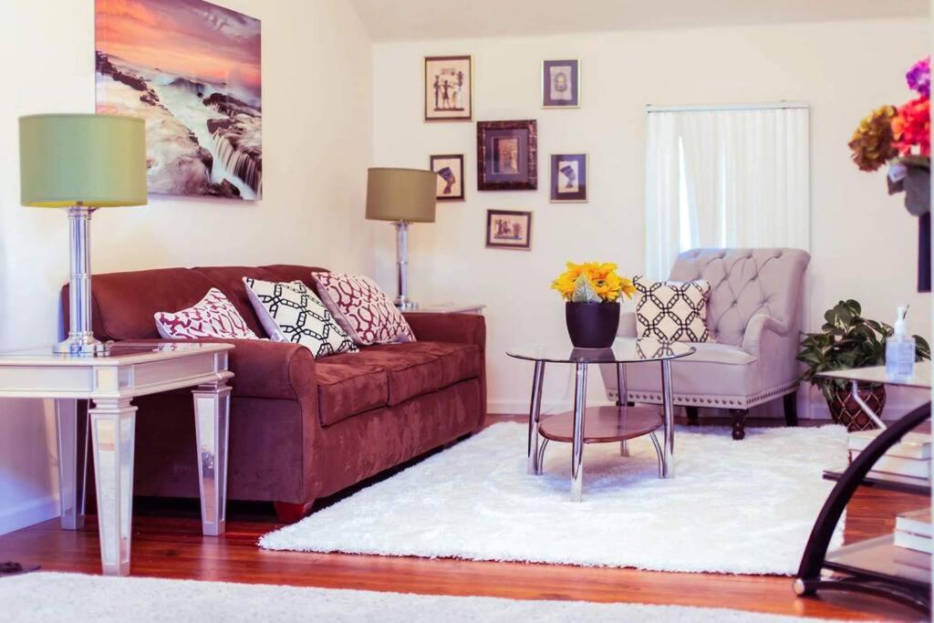 Cozy Balcony apartment in Morningside view 5
