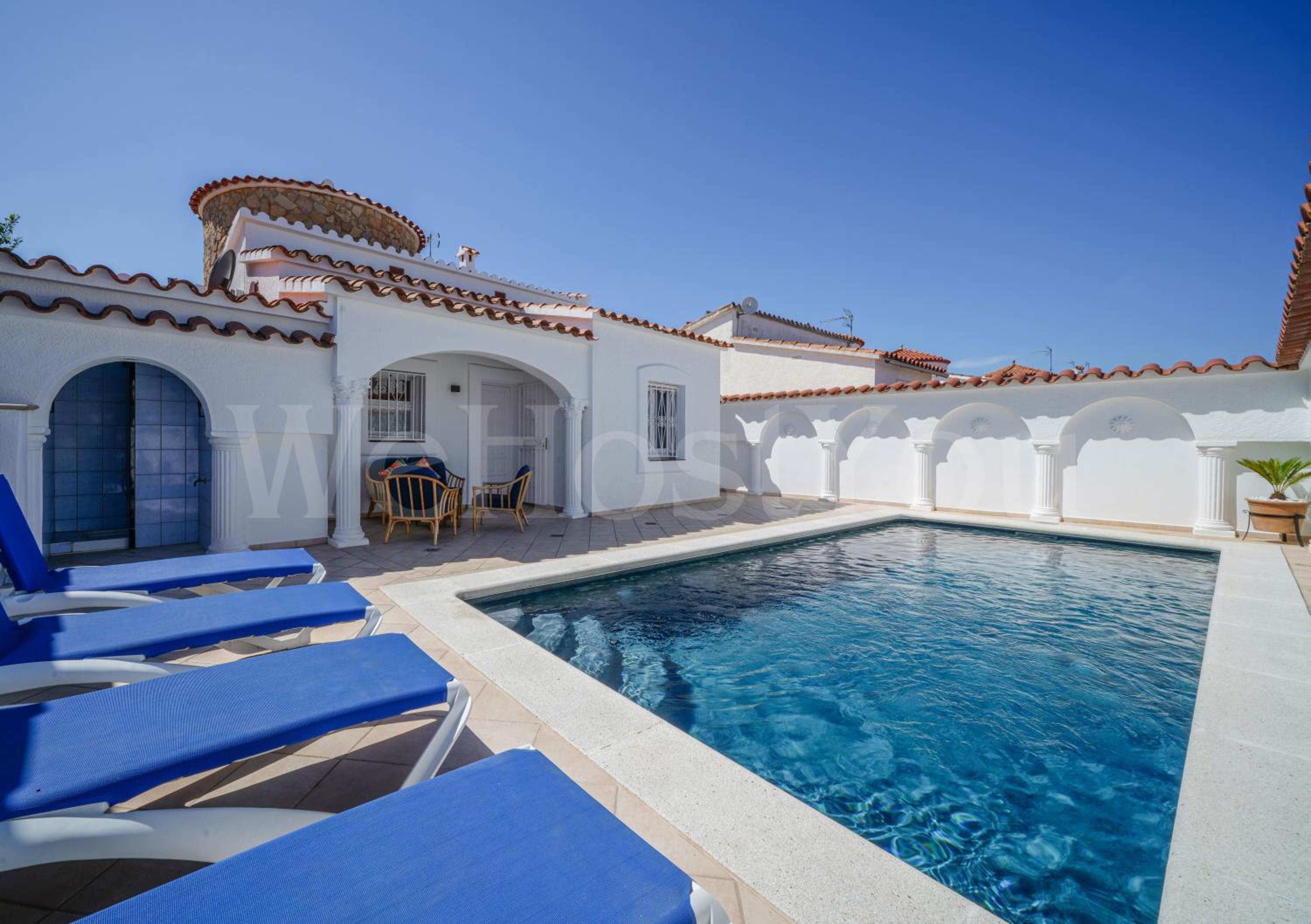 Villa et studio avec piscine - WeHostYou view 4