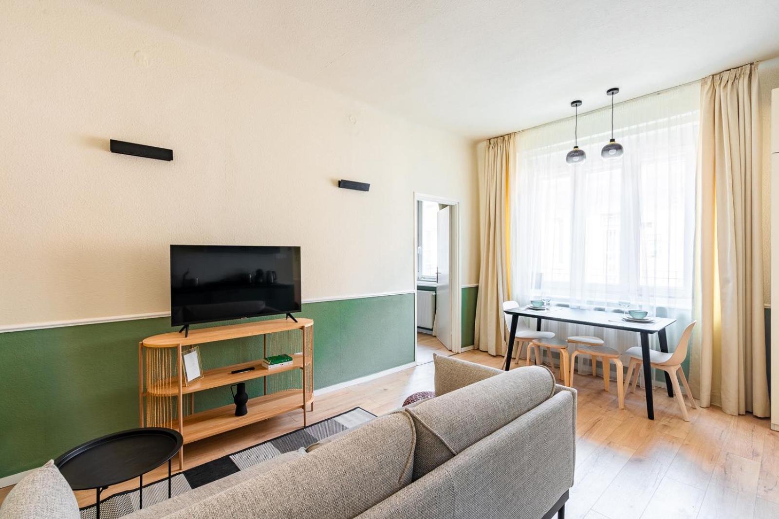 Sunny luxurious two bedroom home at Jewish district view 3