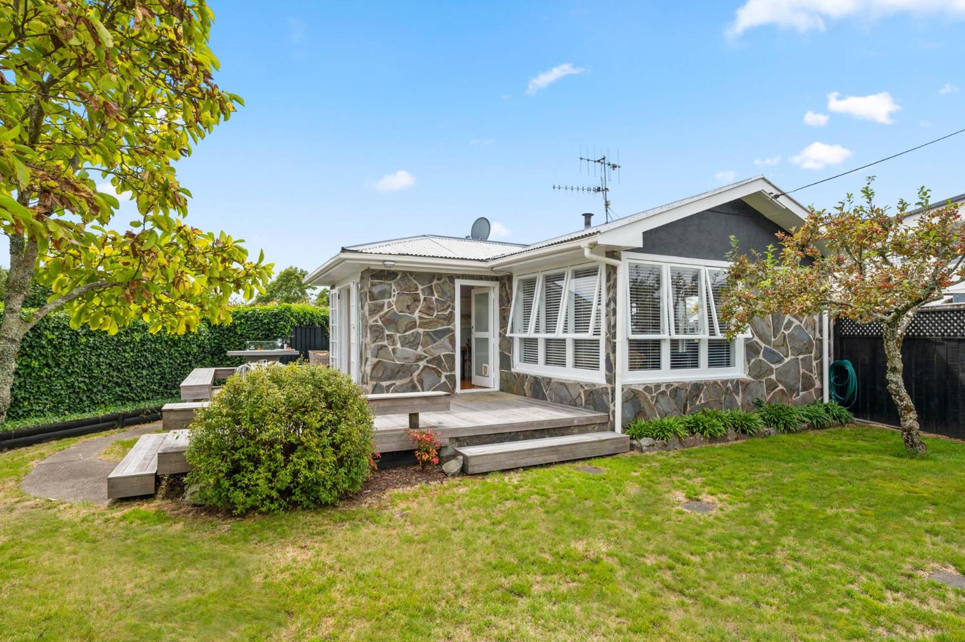 Mid-Century Charm - Taupo Holiday Home view 5