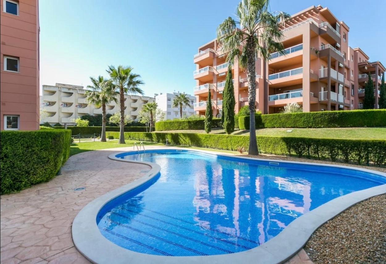 Beach & Sea Apt, Fast WIFI, Airco, Private Parking and Pool view 3