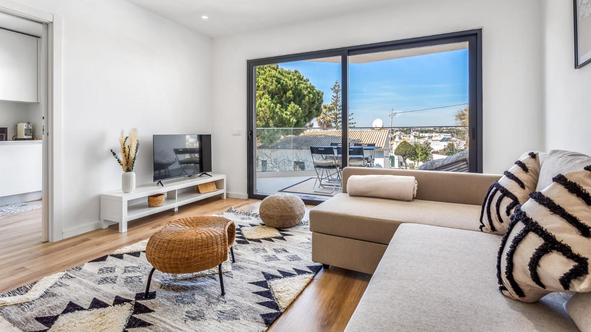 Dream Apartment W/Pool & Balcony by LovelyStay view 5