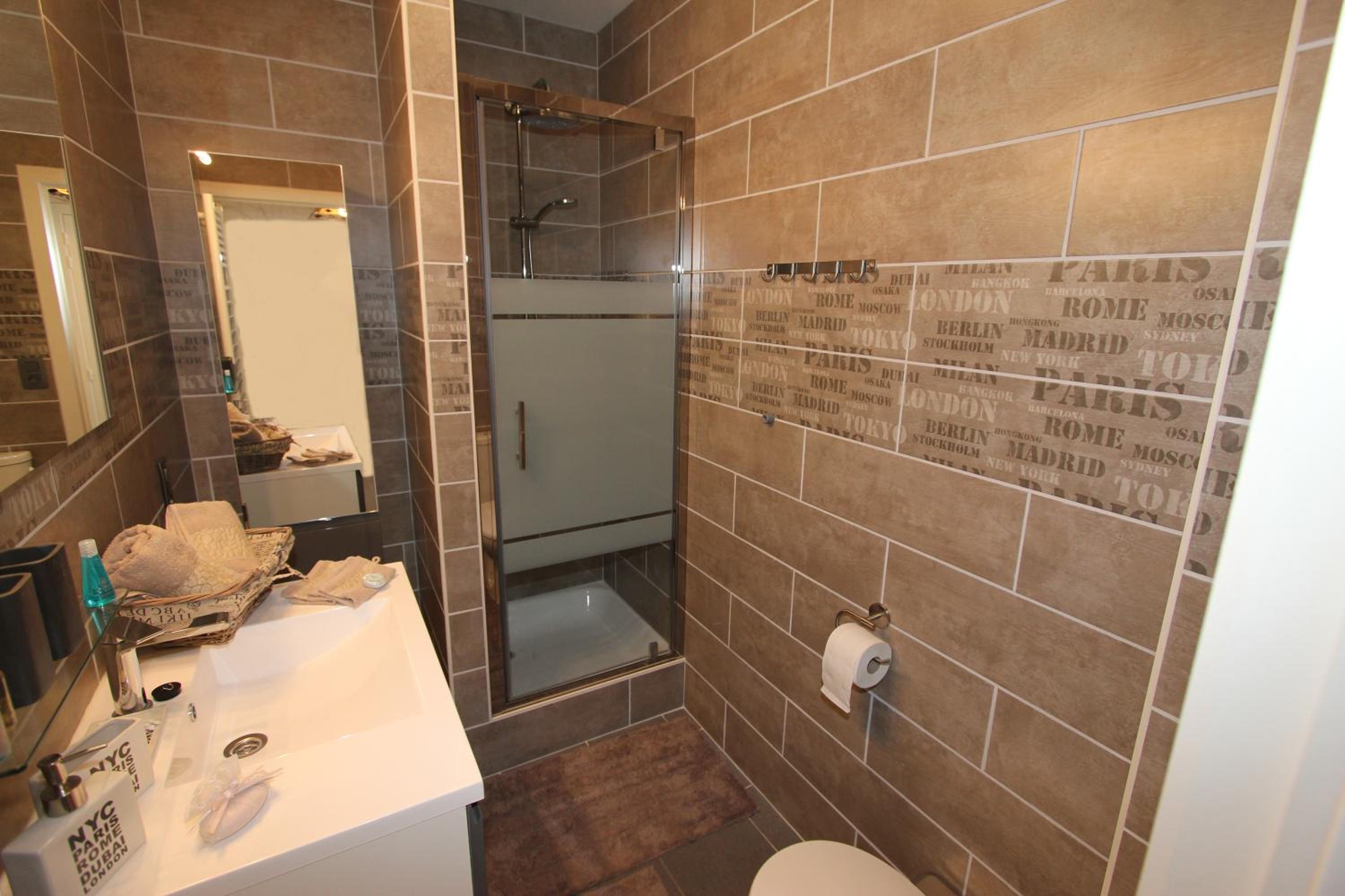 Photo 28