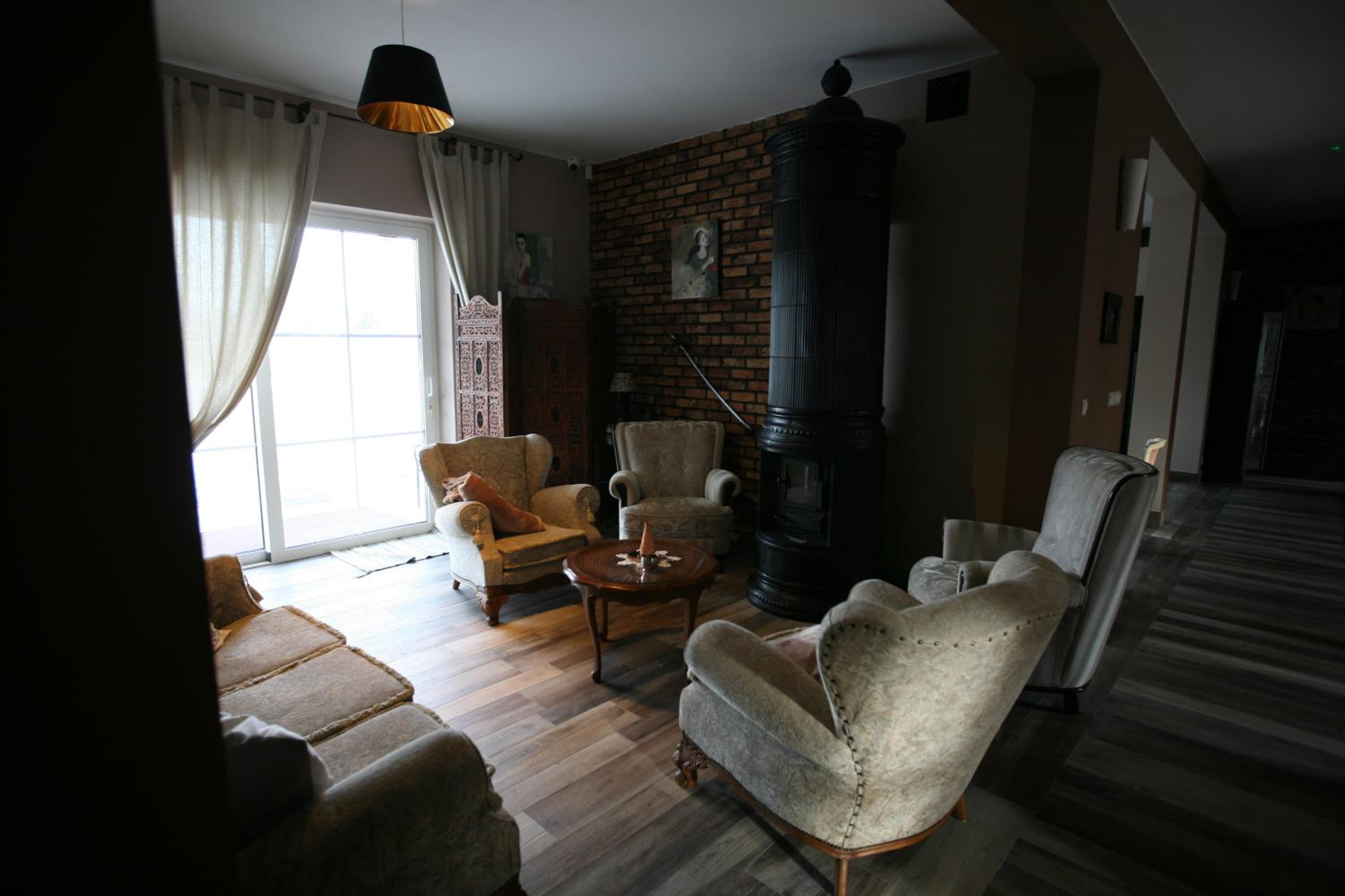 Photo 33
