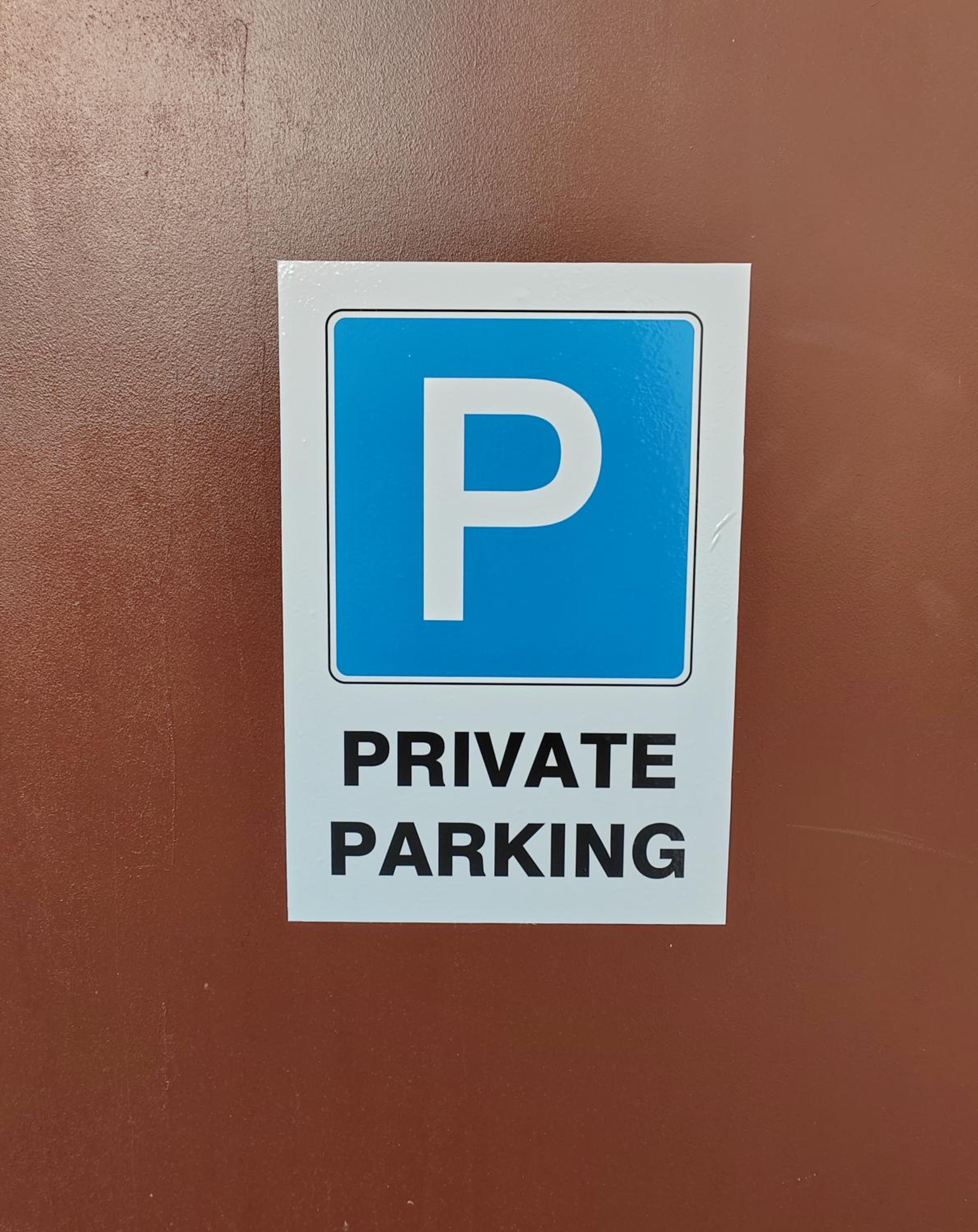 S15 Studio Apartment FREE PARKING view 5