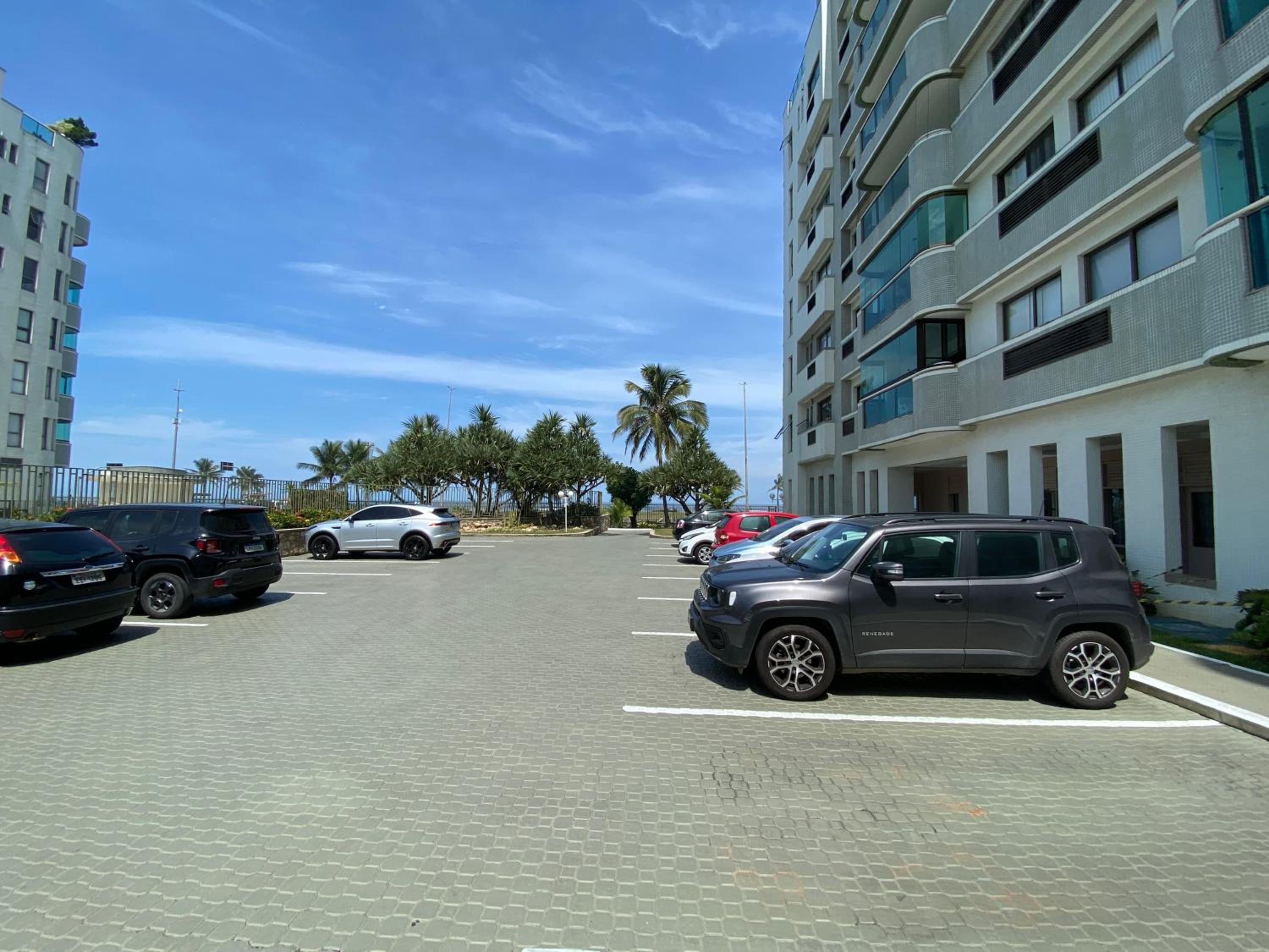 Apto de frente para a praia com vista pra lagoa