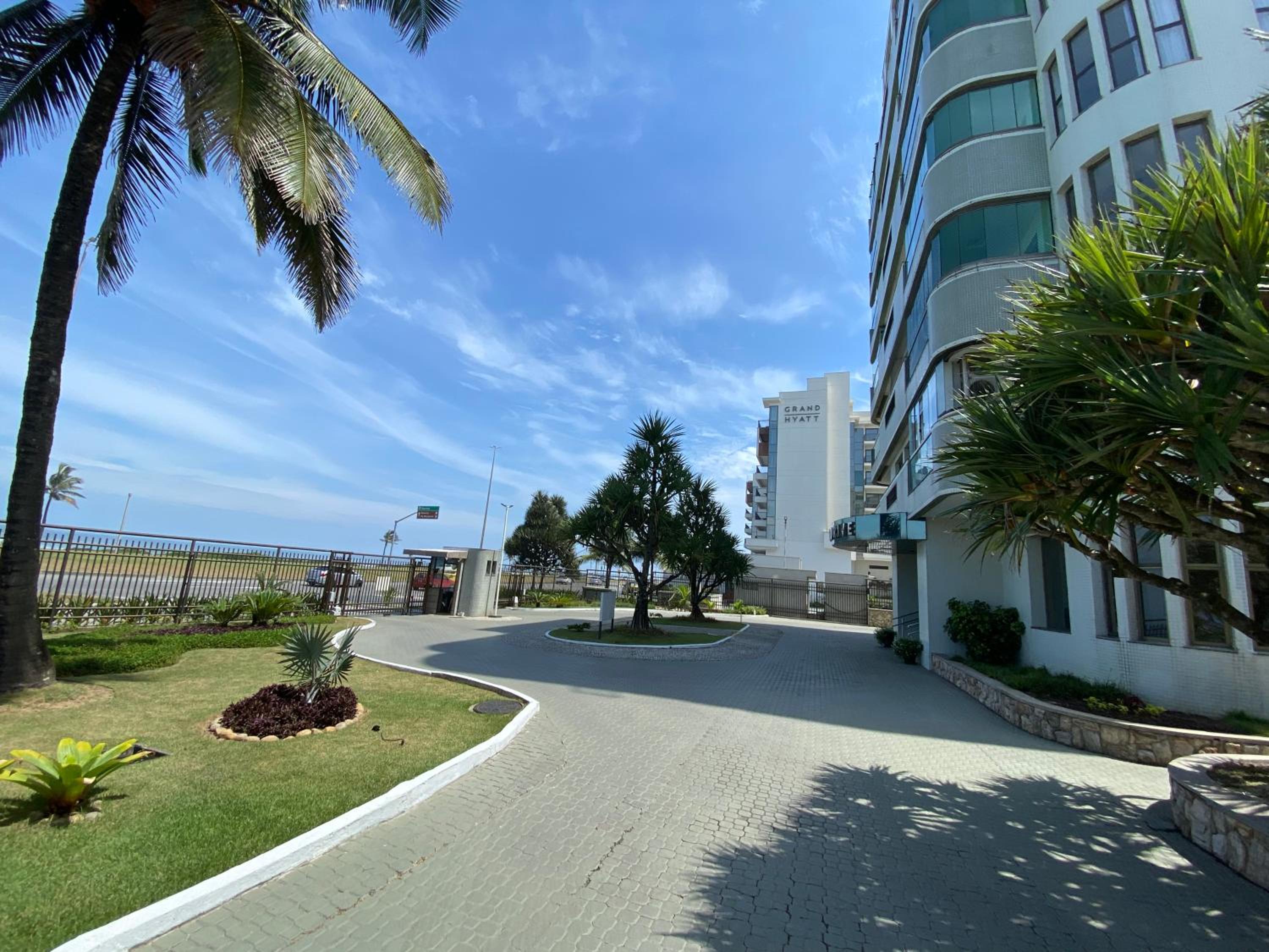 Apto de frente para a praia com vista pra lagoa