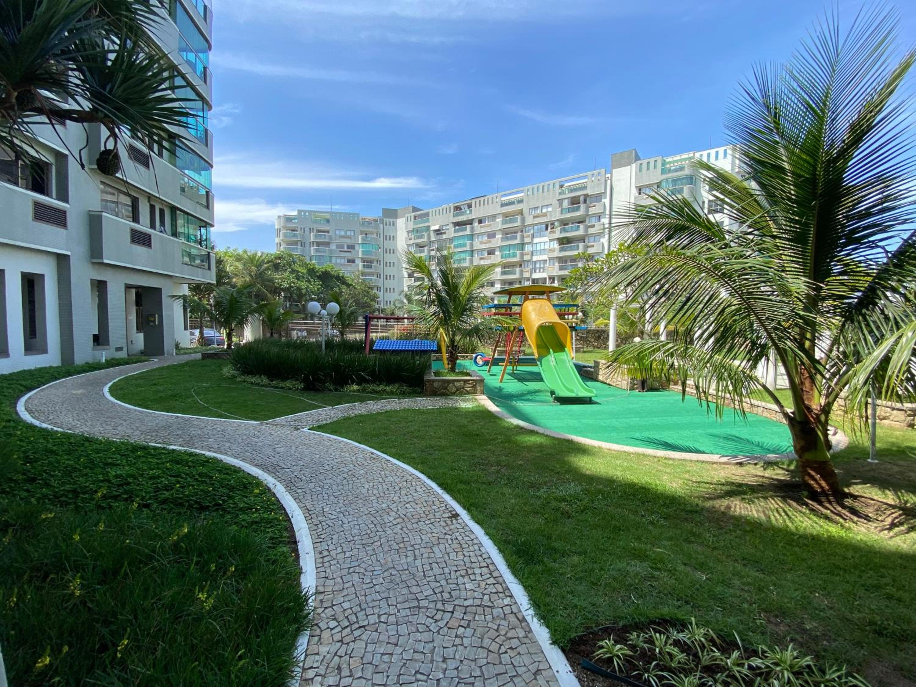 Apto de frente para a praia com vista pra lagoa
