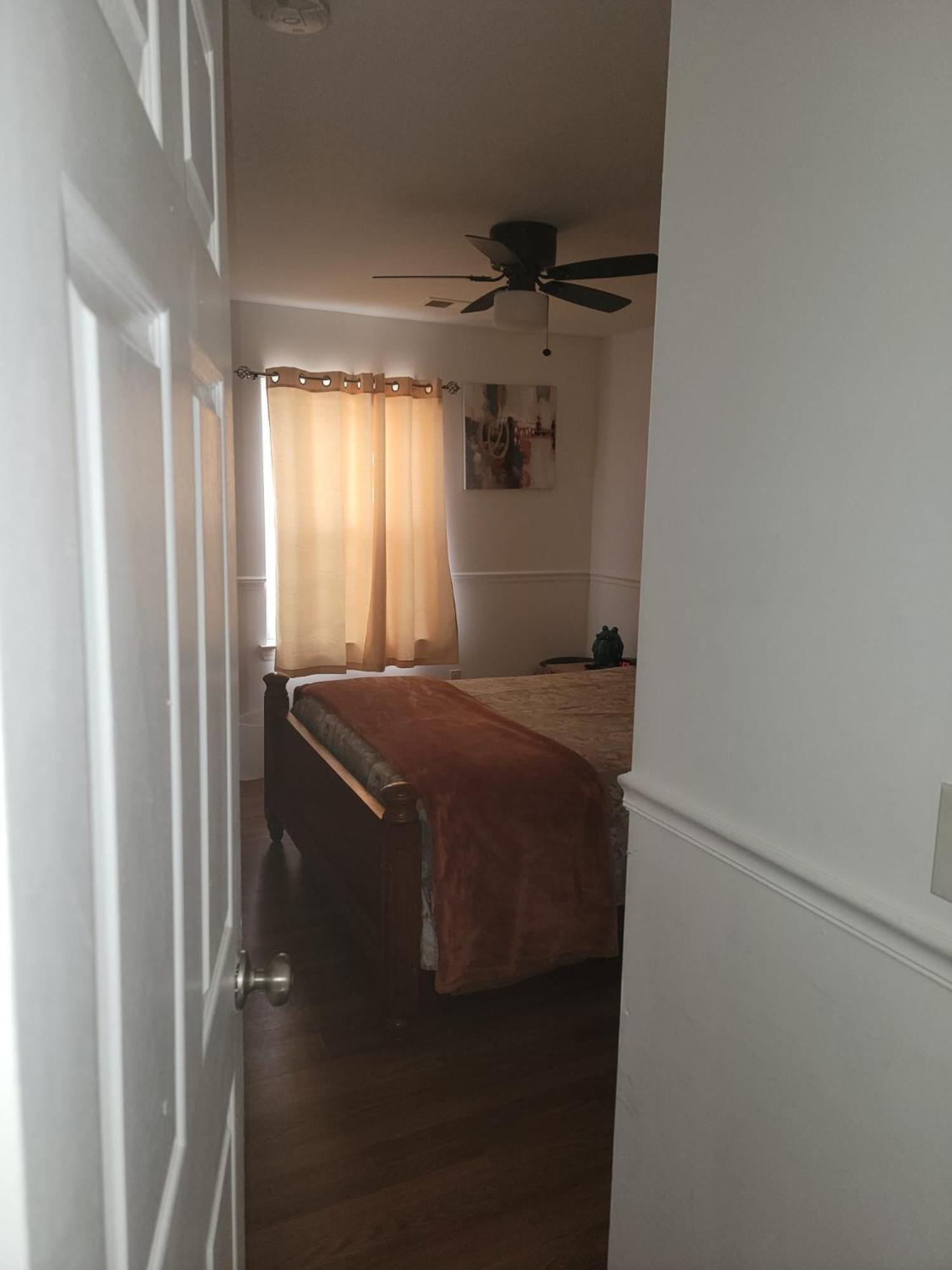 Beautifully Designed & Spacious Apartment in Newark 10mins from EWR Airport, Close to NYC and Beth Israel Hospital