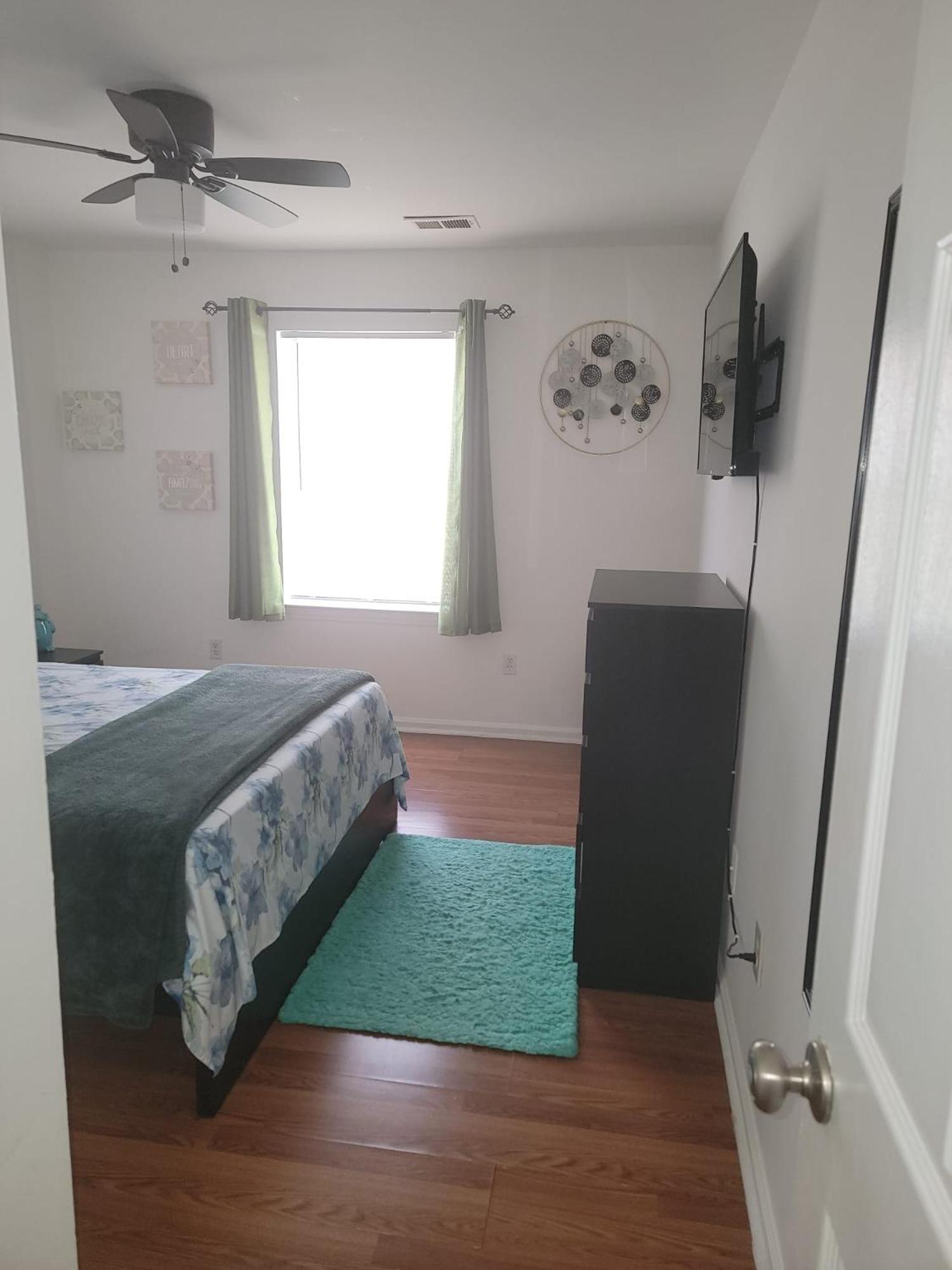 Beautifully Designed & Spacious Apartment in Newark 10mins from EWR Airport, Close to NYC and Beth Israel Hospital