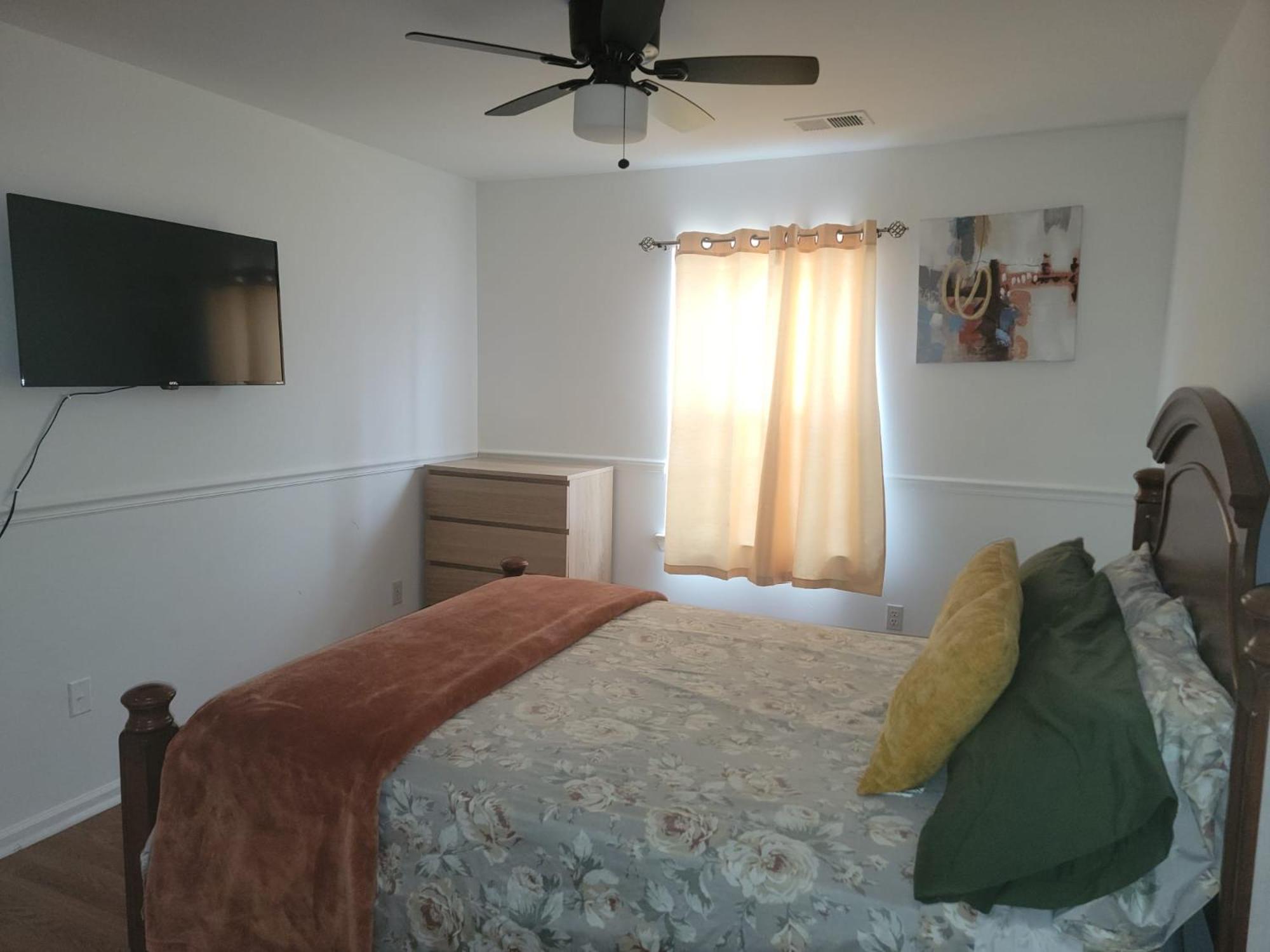 Beautifully Designed & Spacious Apartment in Newark 10mins from EWR Airport, Close to NYC and Beth Israel Hospital, photo 4