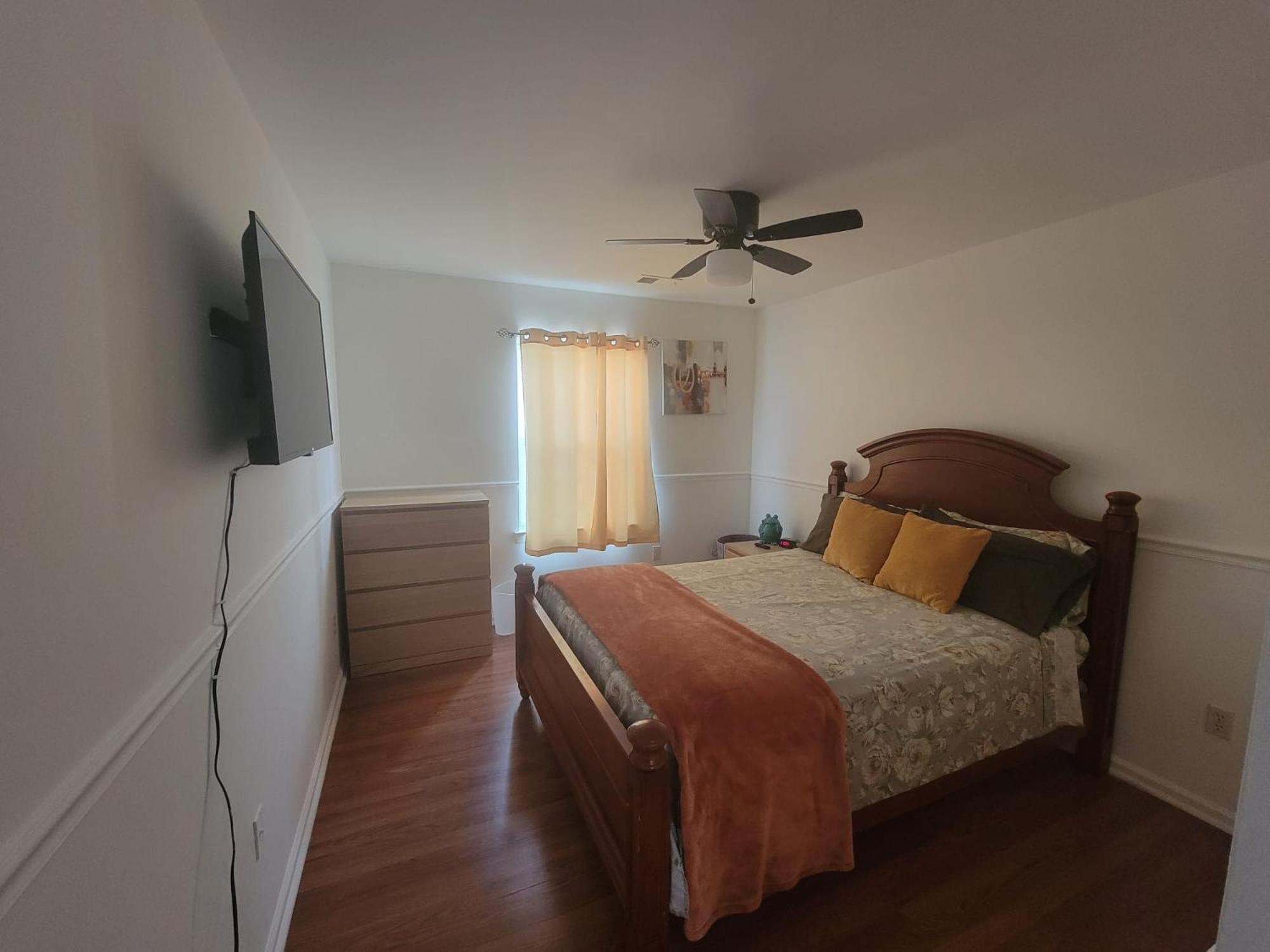Beautifully Designed & Spacious Apartment in Newark 10mins from EWR Airport, Close to NYC and Beth Israel Hospital, photo 5