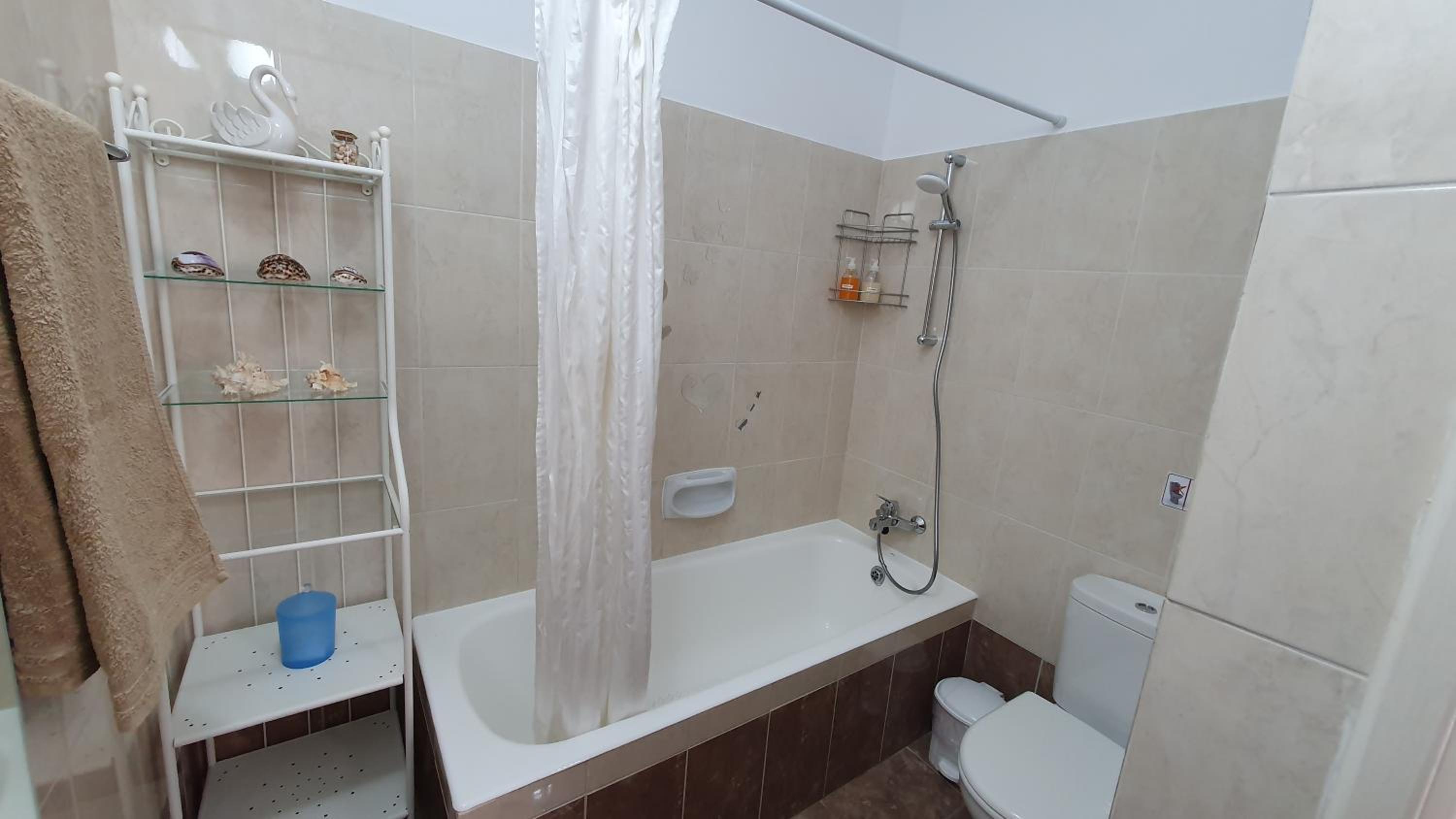 Peaceful Apartment with Double Bed - Oak Breeze