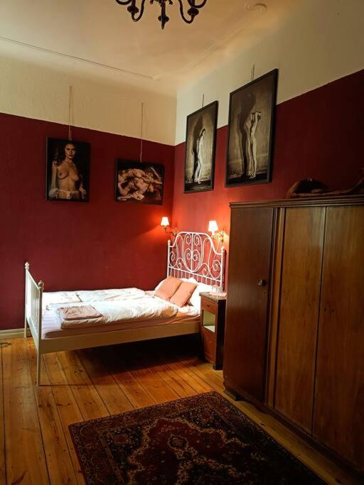 Schöneberg Holiday Flat & Art Gallery