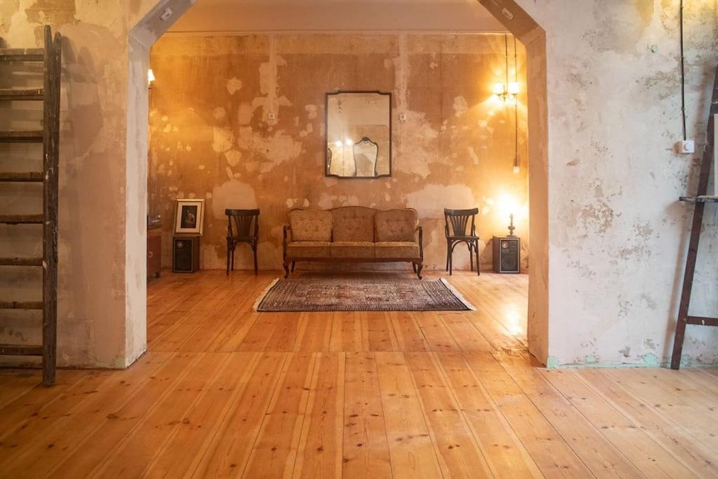 Schöneberg Holiday Flat & Art Gallery