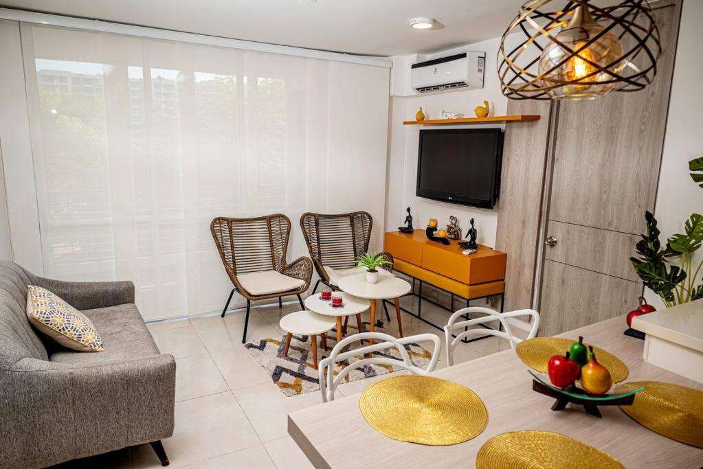 Marquis Enclave, Condo With Pool Access and More