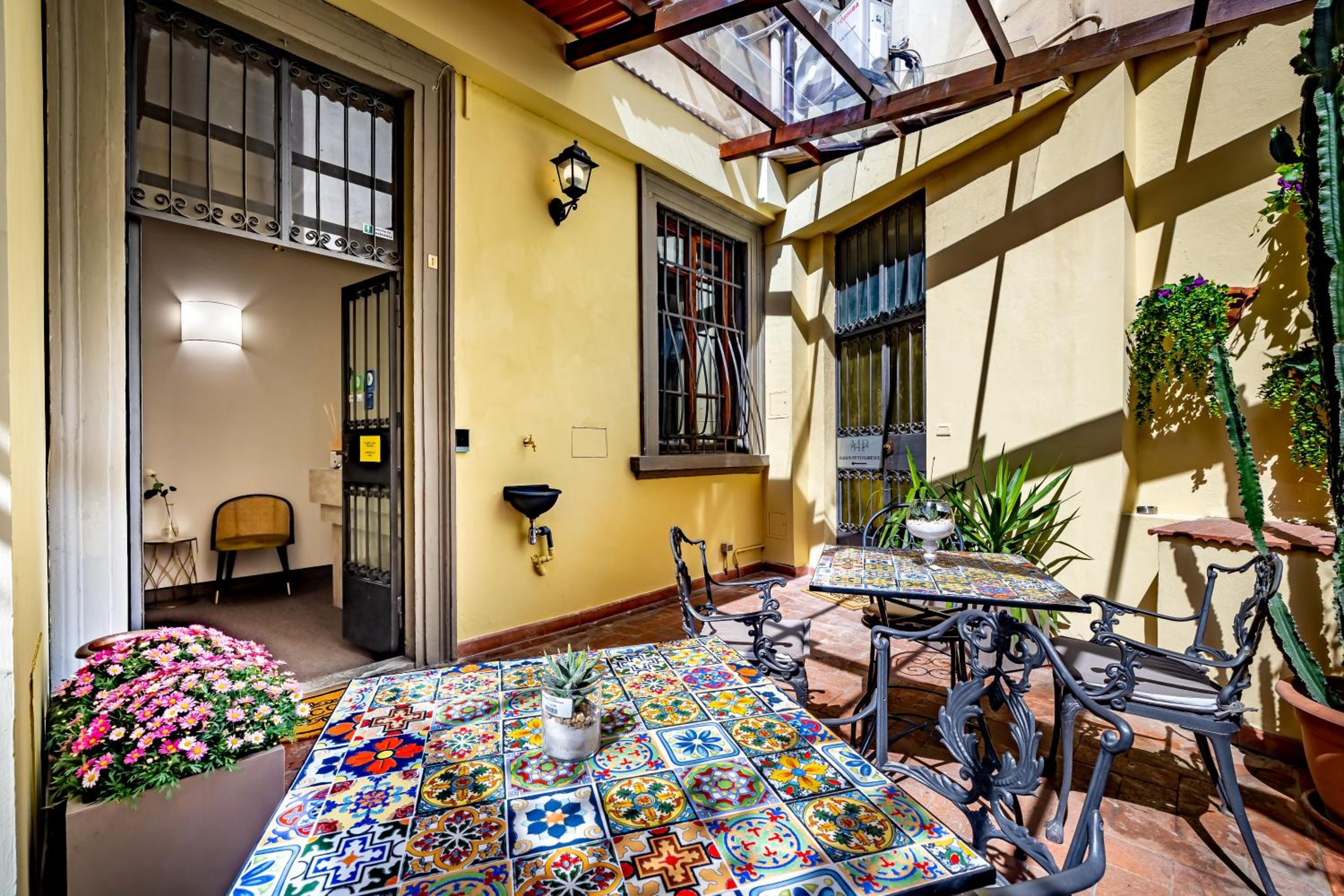 Maison Pitti Florence