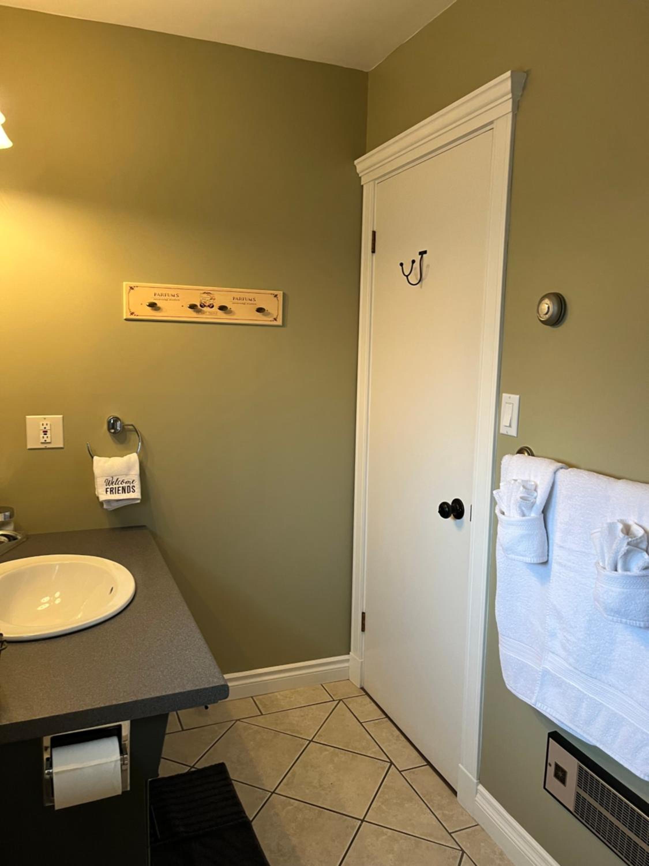 Sunny Shuswap B&B