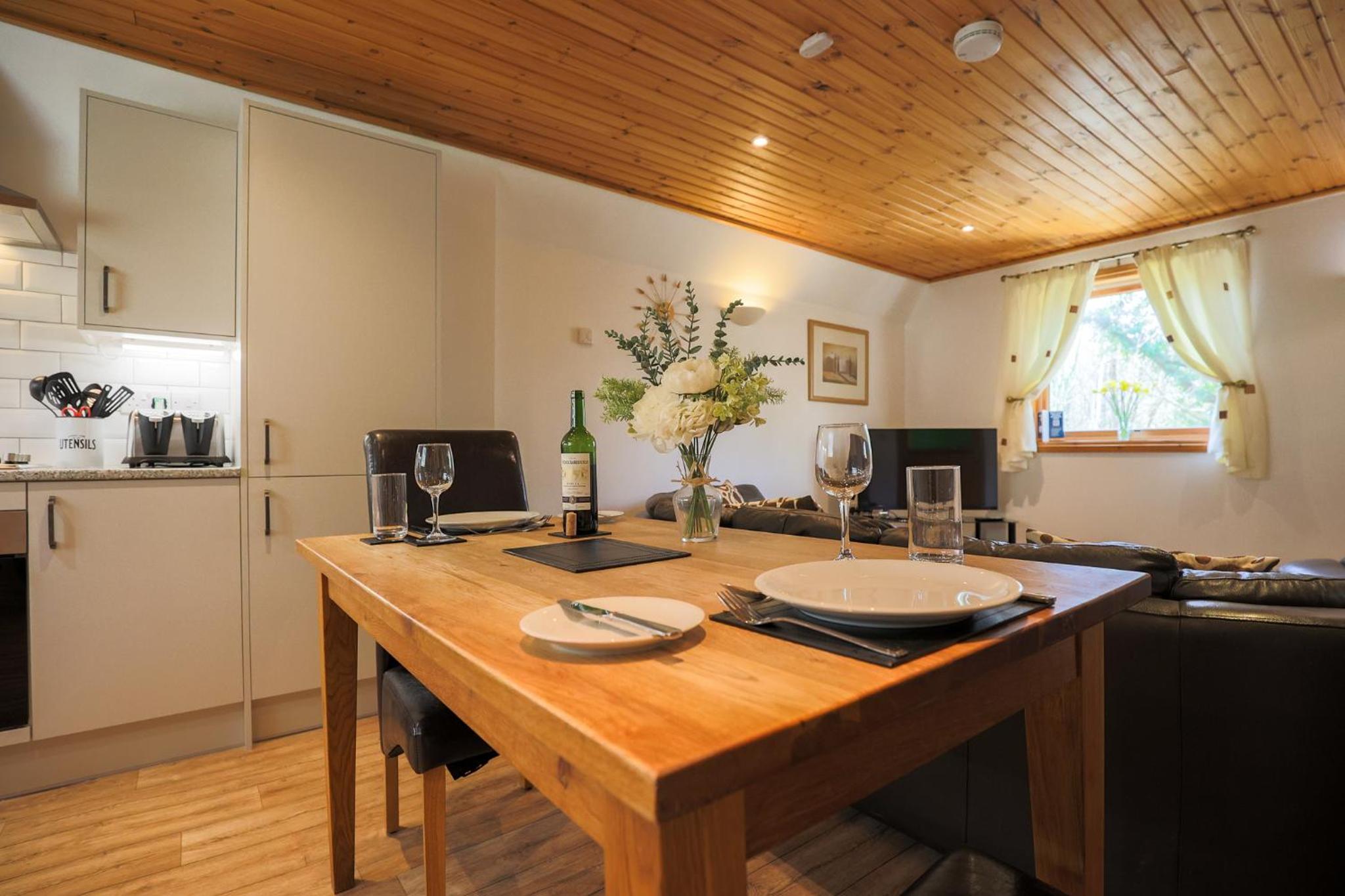 Oak Tree Lodge - A Romantic Getaway- Finlake Resort & Spa - Devon view 5