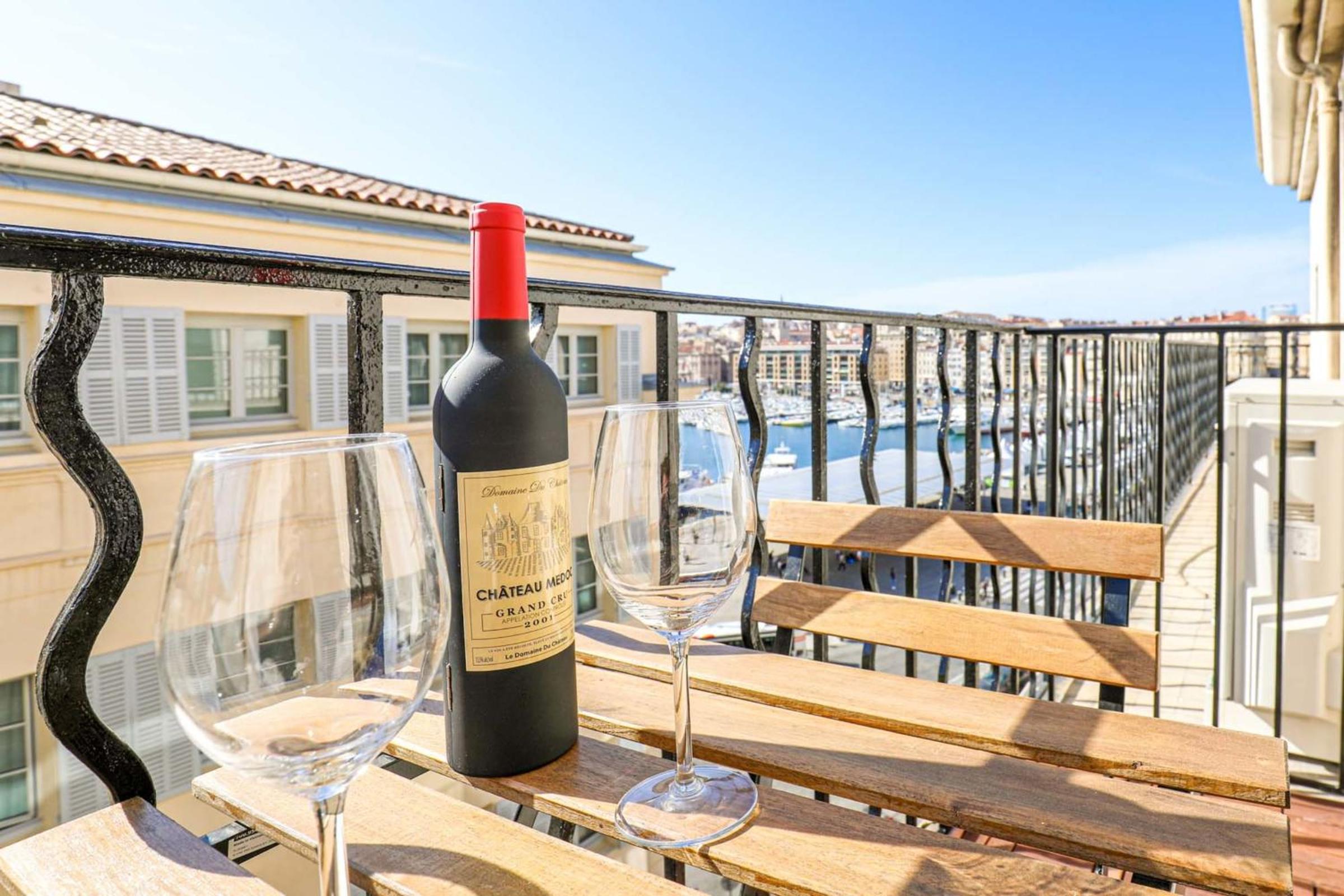 Le Pythéas - Vue Vieux-Port avec terrasse et clim