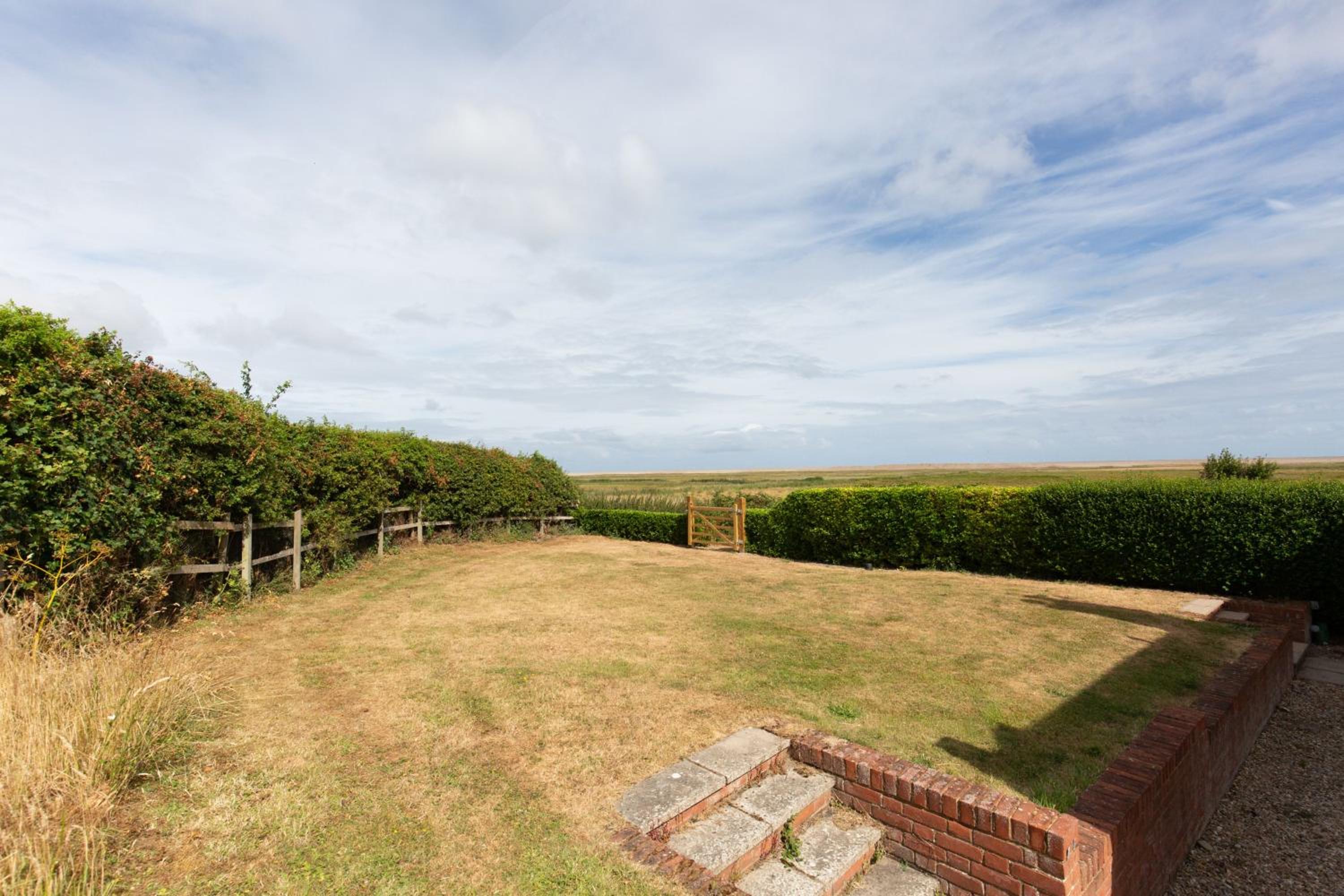 Cley Corner Cottage view 3