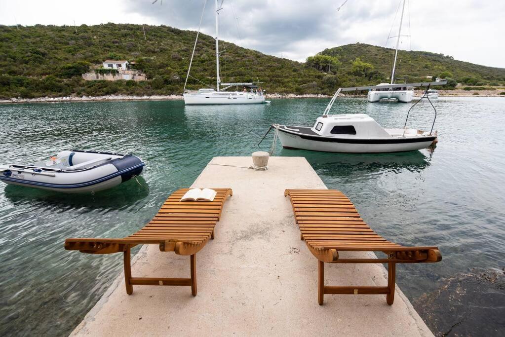 Perina Haven - Island Vis Beachfront view 4