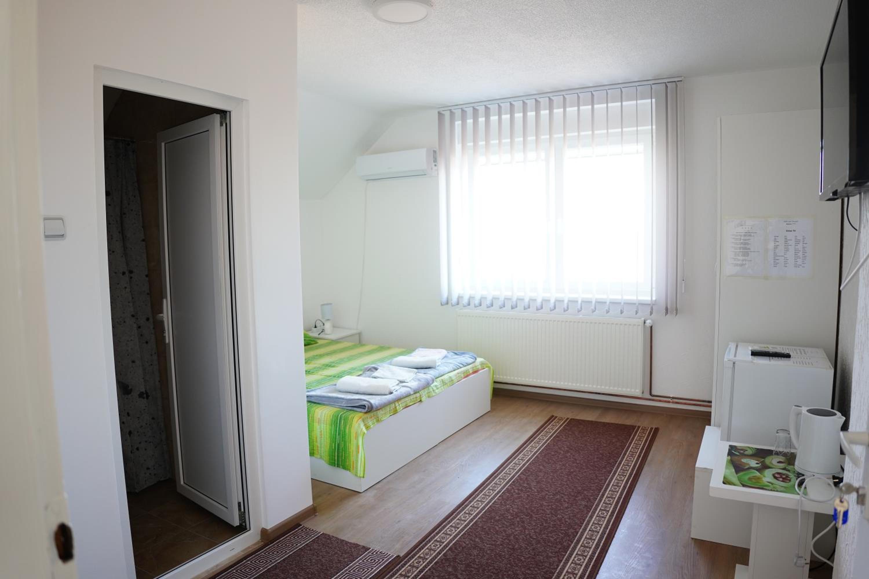 Rooms Busujok view 5