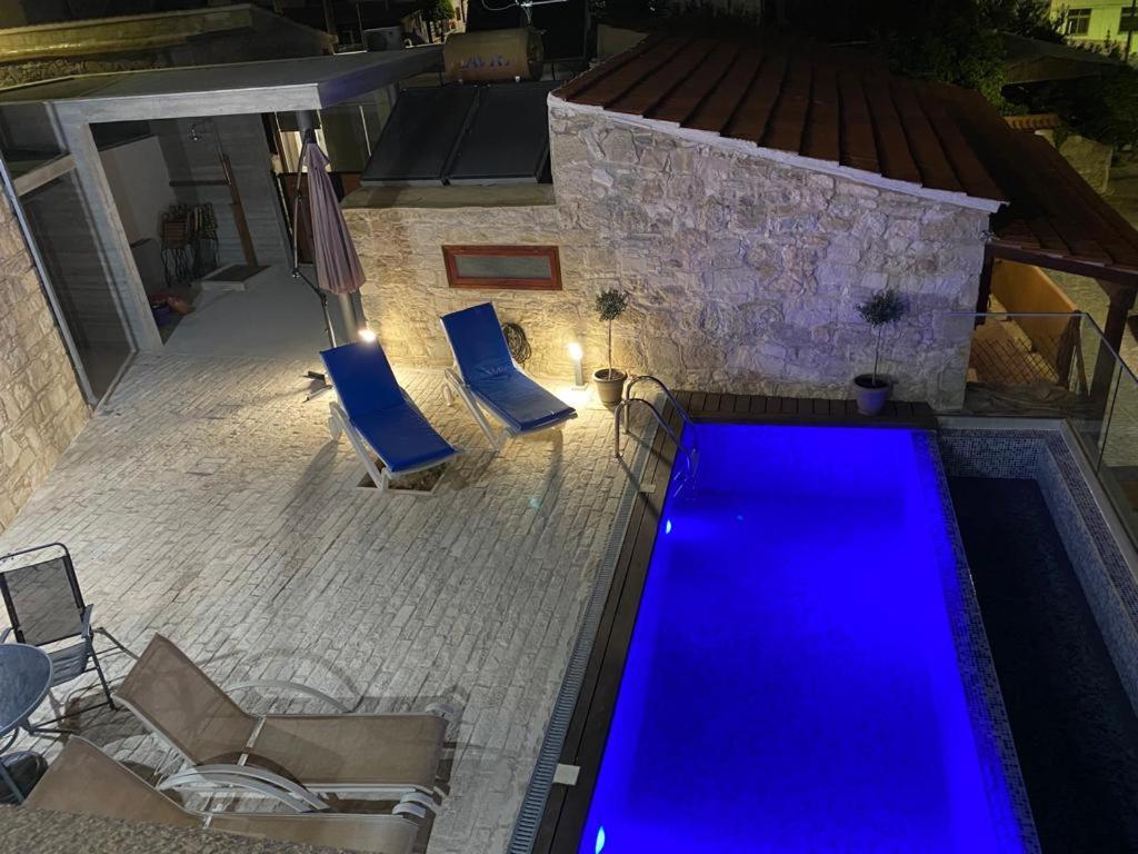 Stonehouse with private swimming pool