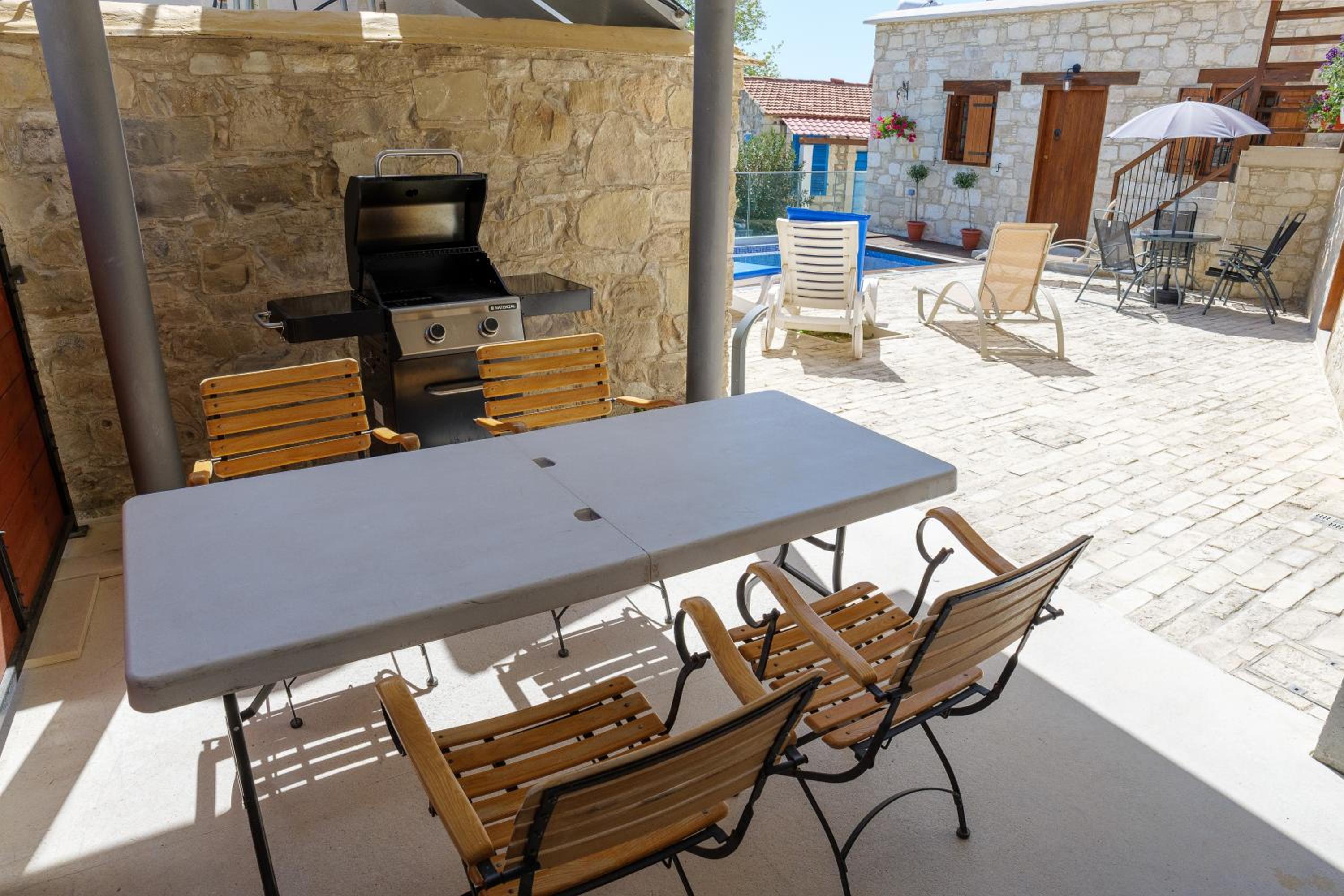 Stonehouse with private swimming pool