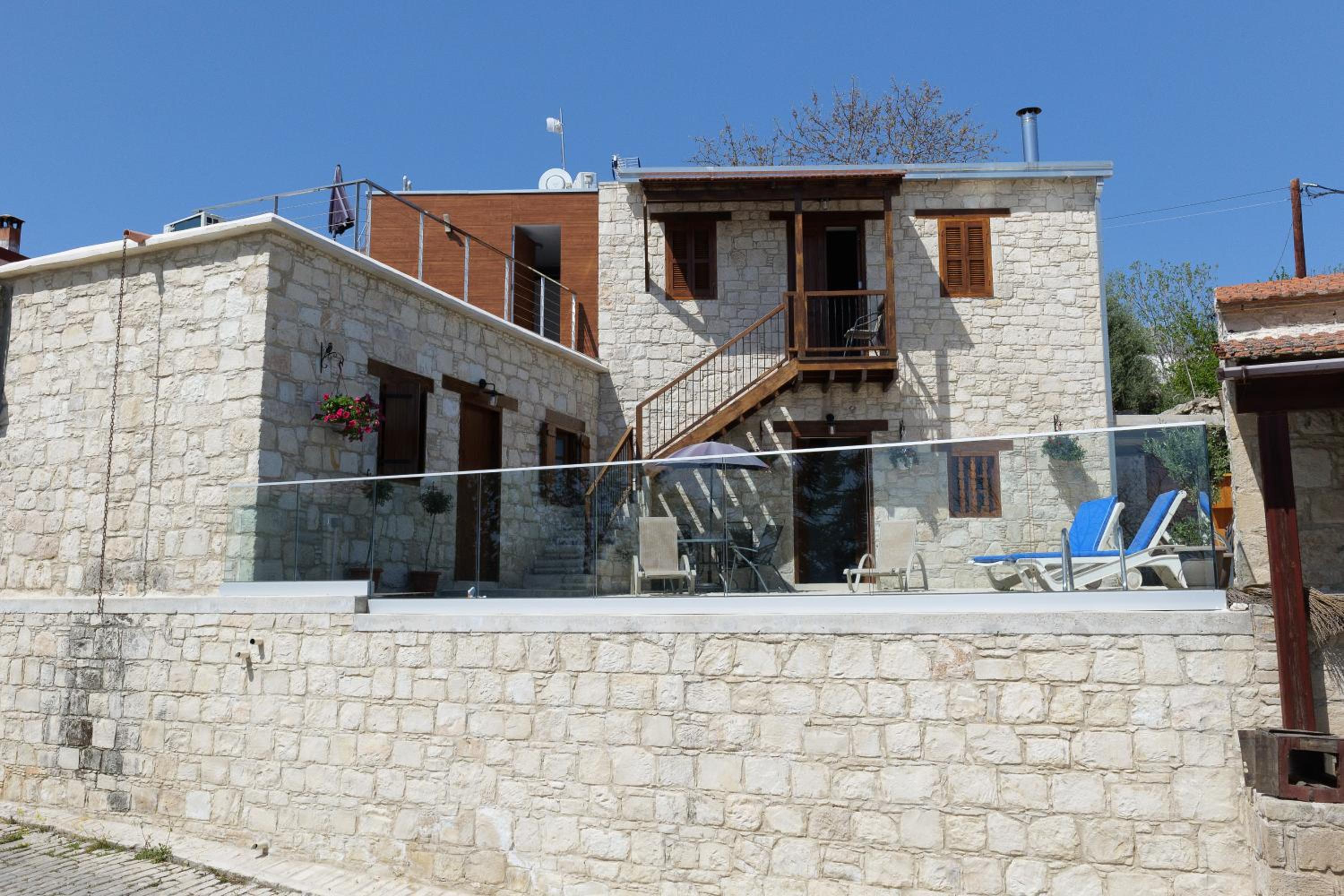 Stonehouse with private swimming pool
