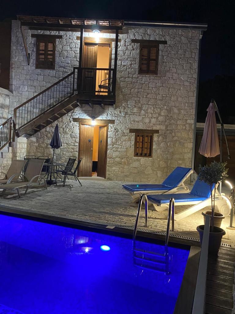 Stonehouse with private swimming pool