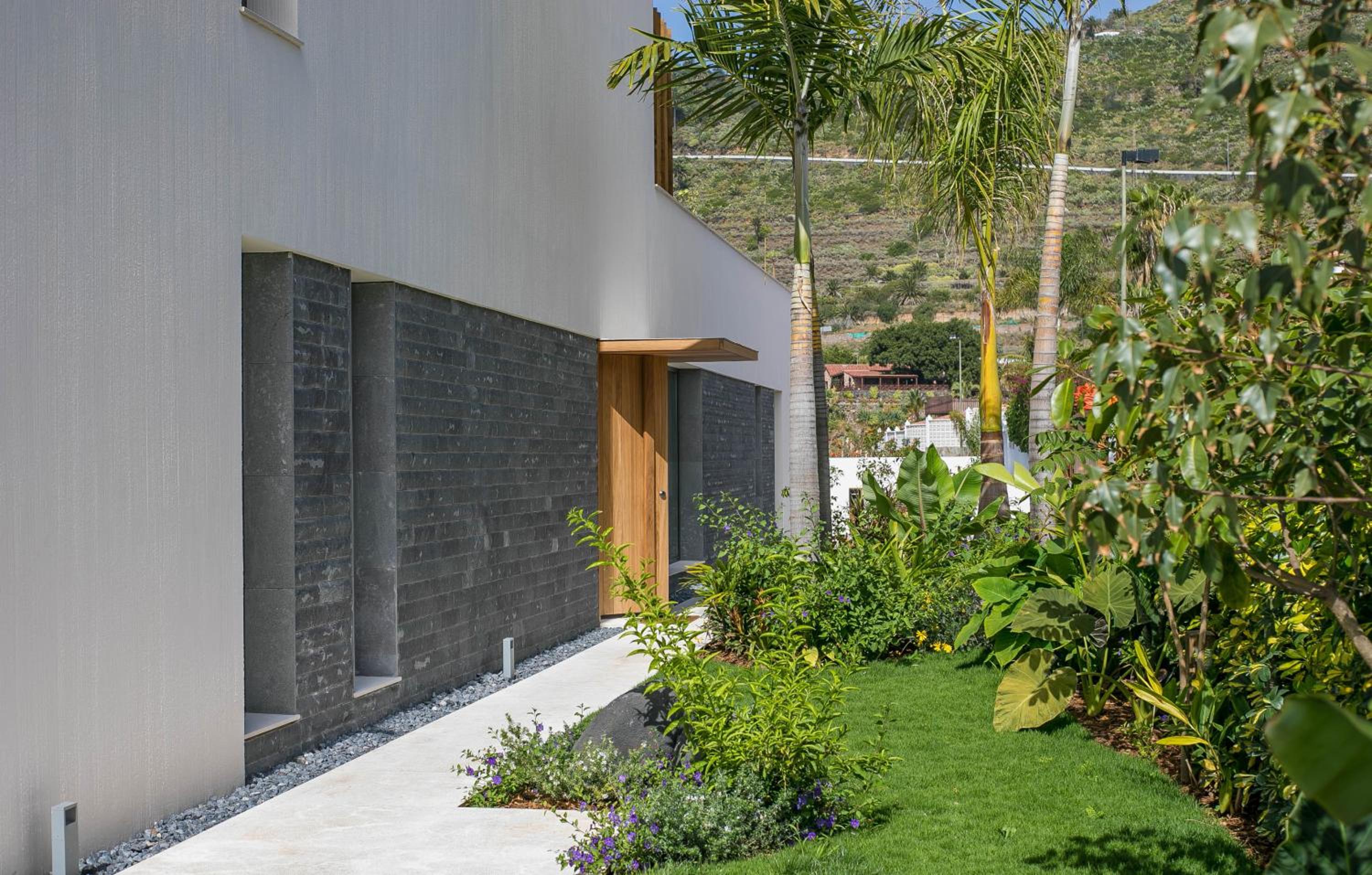 Serenity Villa on the Cliff with climatized pool
