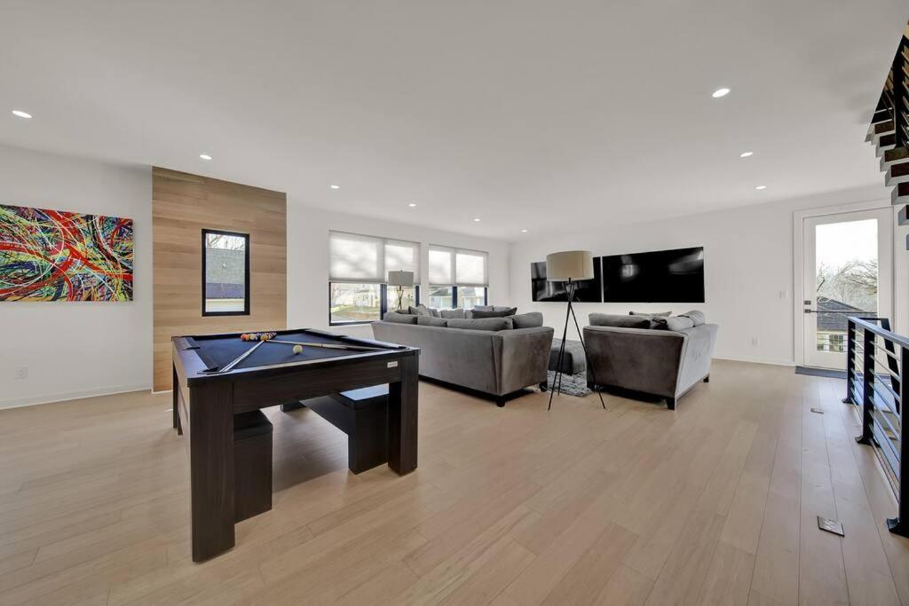 Amazing Location! Rooftop Patio, Pool & Game room! view 2