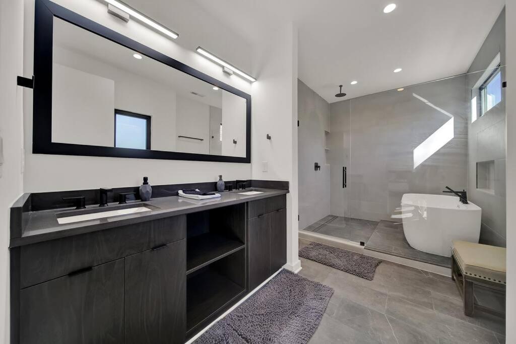 Amazing Location! Rooftop Patio, Pool & Game room! view 4