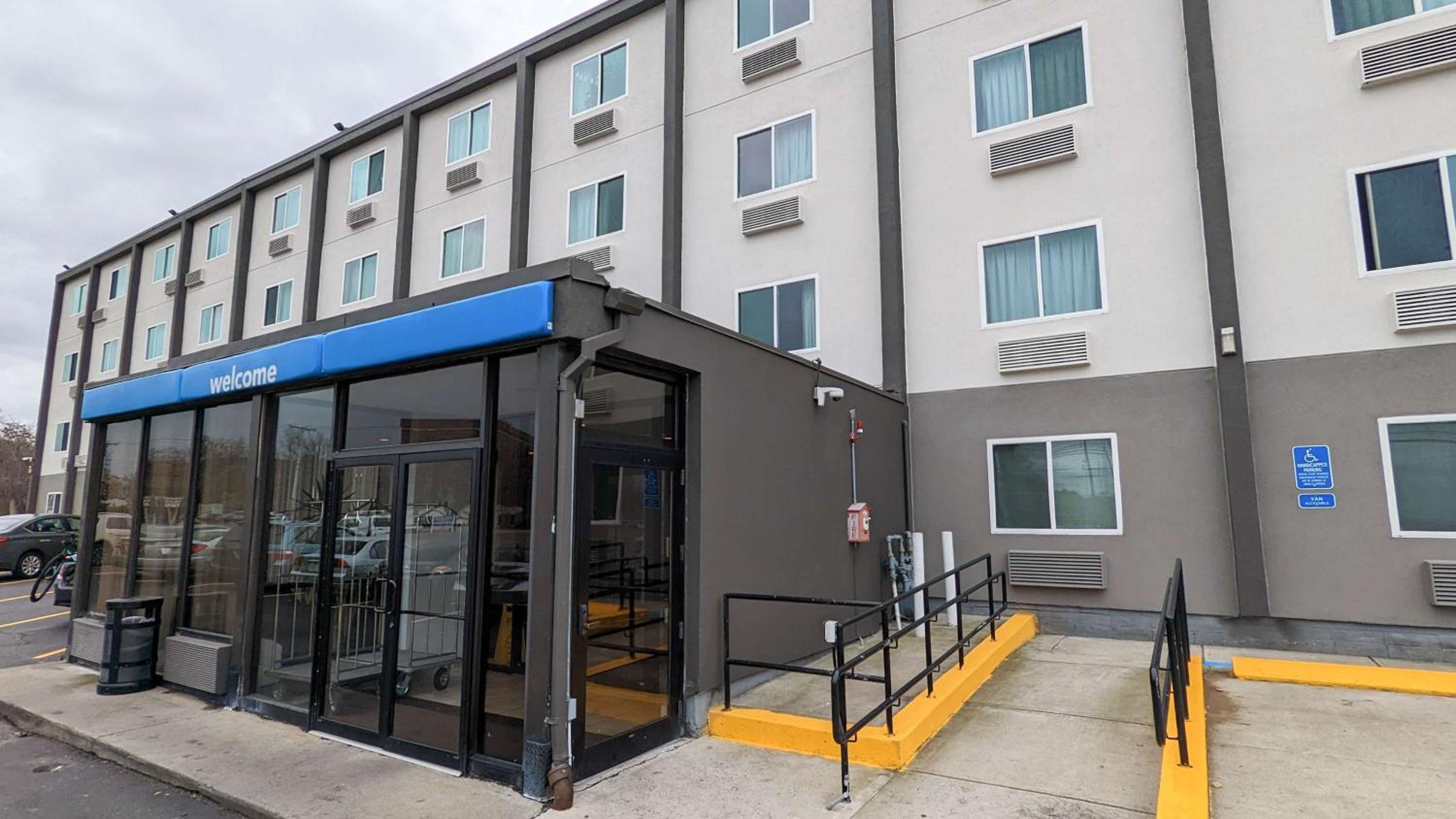 Boston Vacations - Motel 6-Framingham, MA - Boston West - Property Image 3
