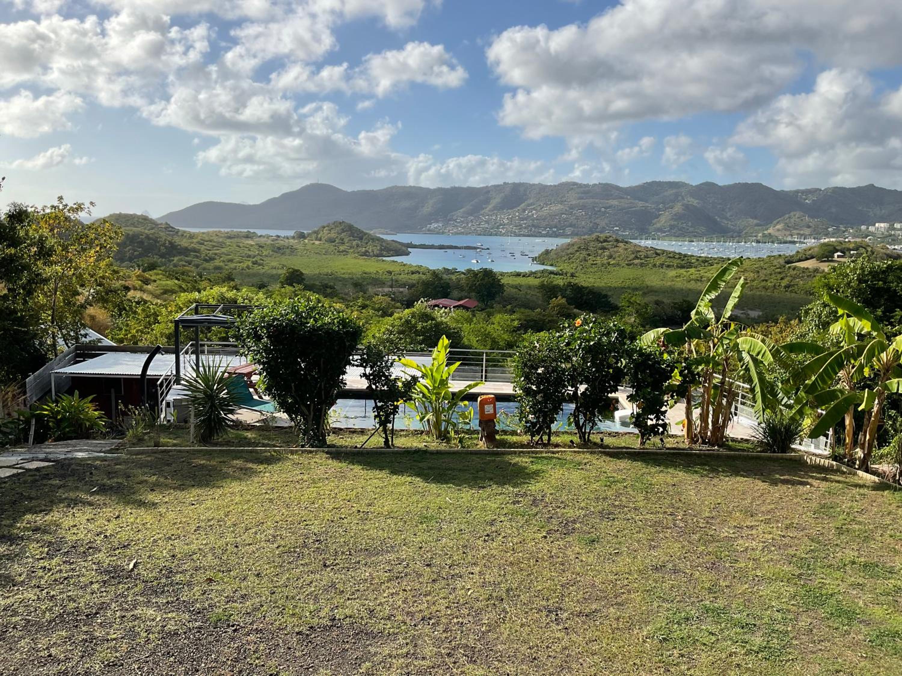BAS DE VILLA PISCINE PETIT VERSAILLES SAINTE ANNE view 2