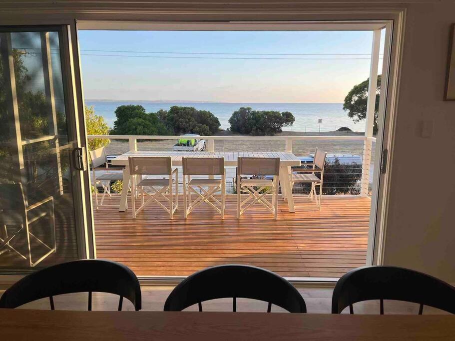 Avalon Beachfront Kangaroo Island 4 bedroom home