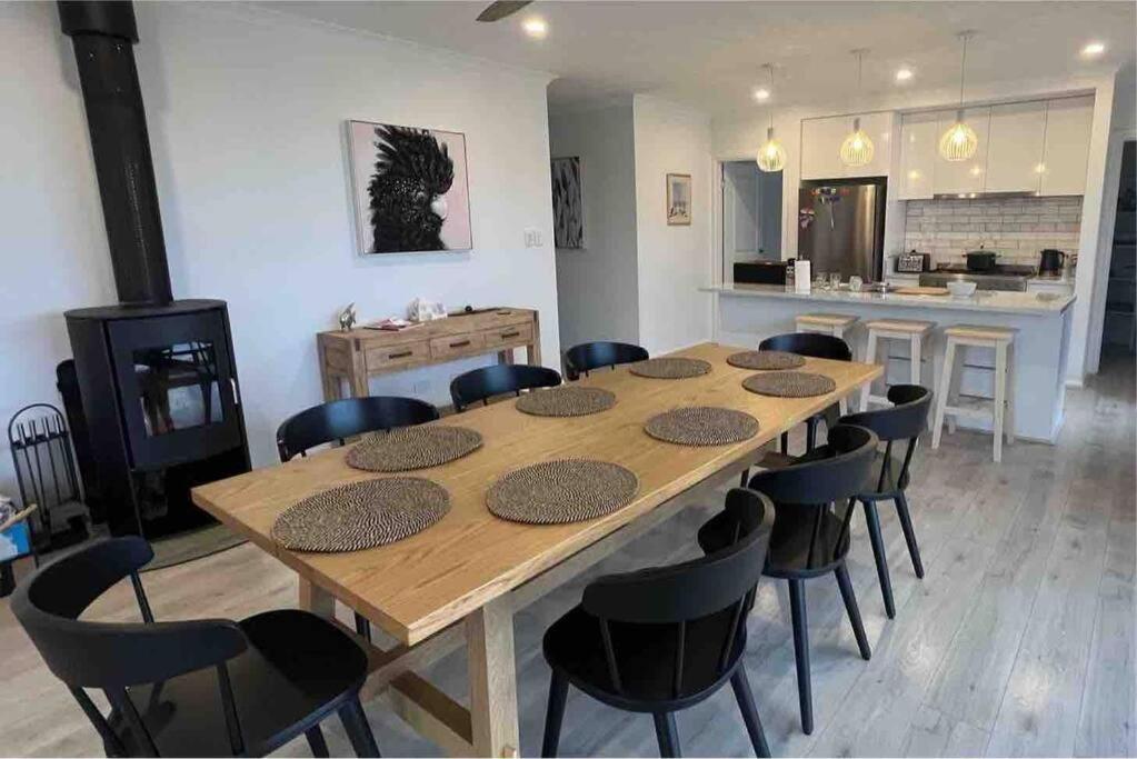 Avalon Beachfront Kangaroo Island 4 bedroom home