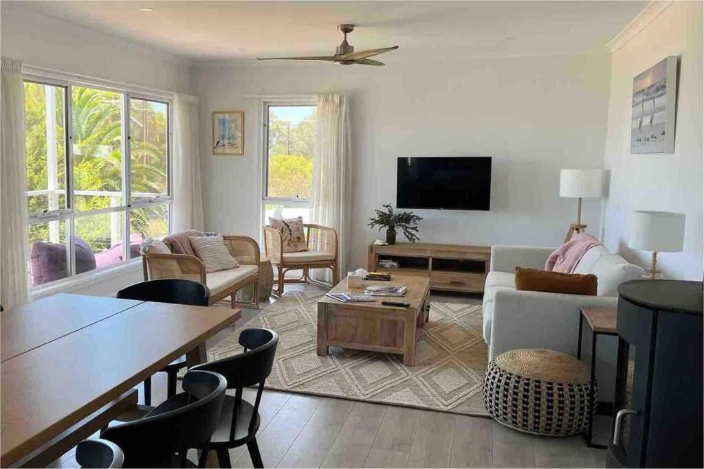 Avalon Beachfront Kangaroo Island 4 bedroom home