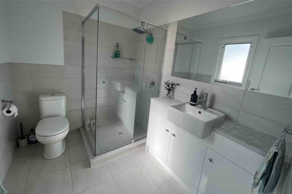 Avalon Beachfront Kangaroo Island 4 bedroom home