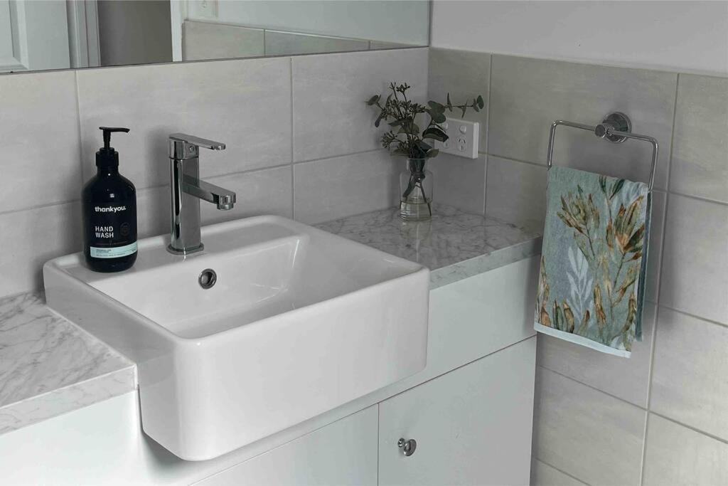 Avalon Beachfront Kangaroo Island 4 bedroom home