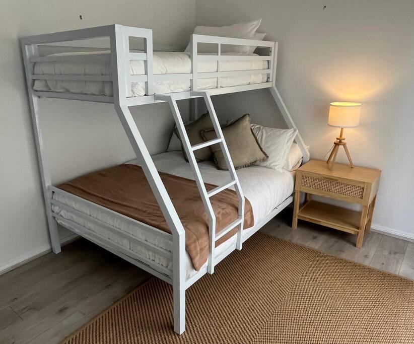 Avalon Beachfront Kangaroo Island 4 bedroom home