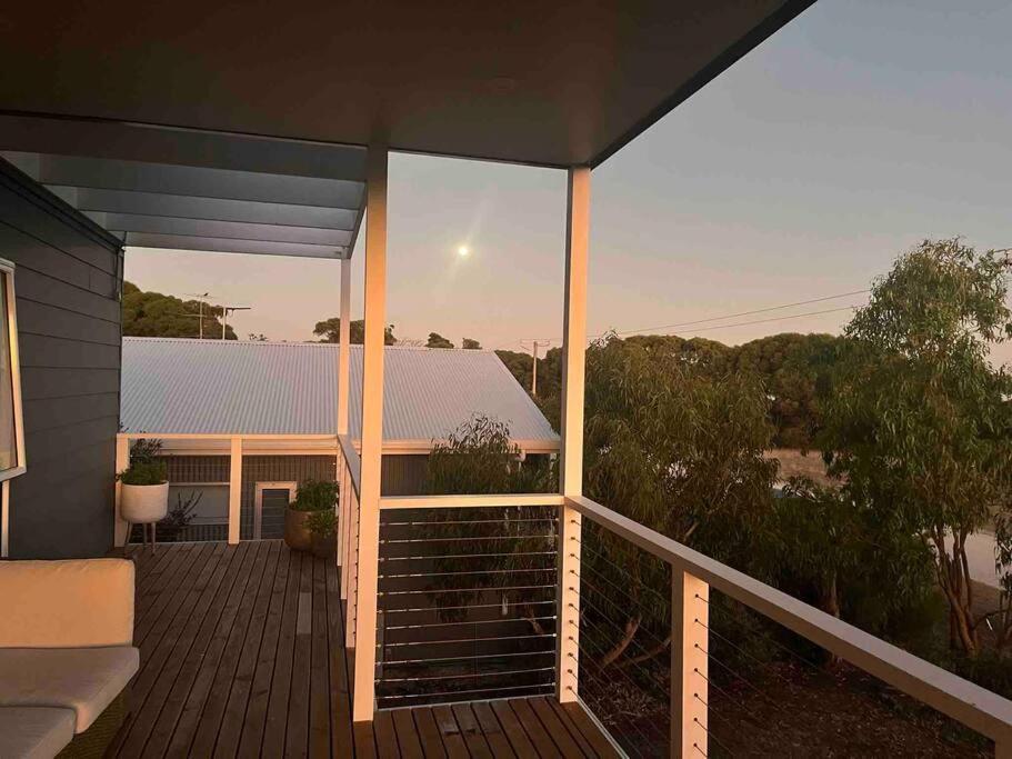 Avalon Beachfront Kangaroo Island 4 bedroom home