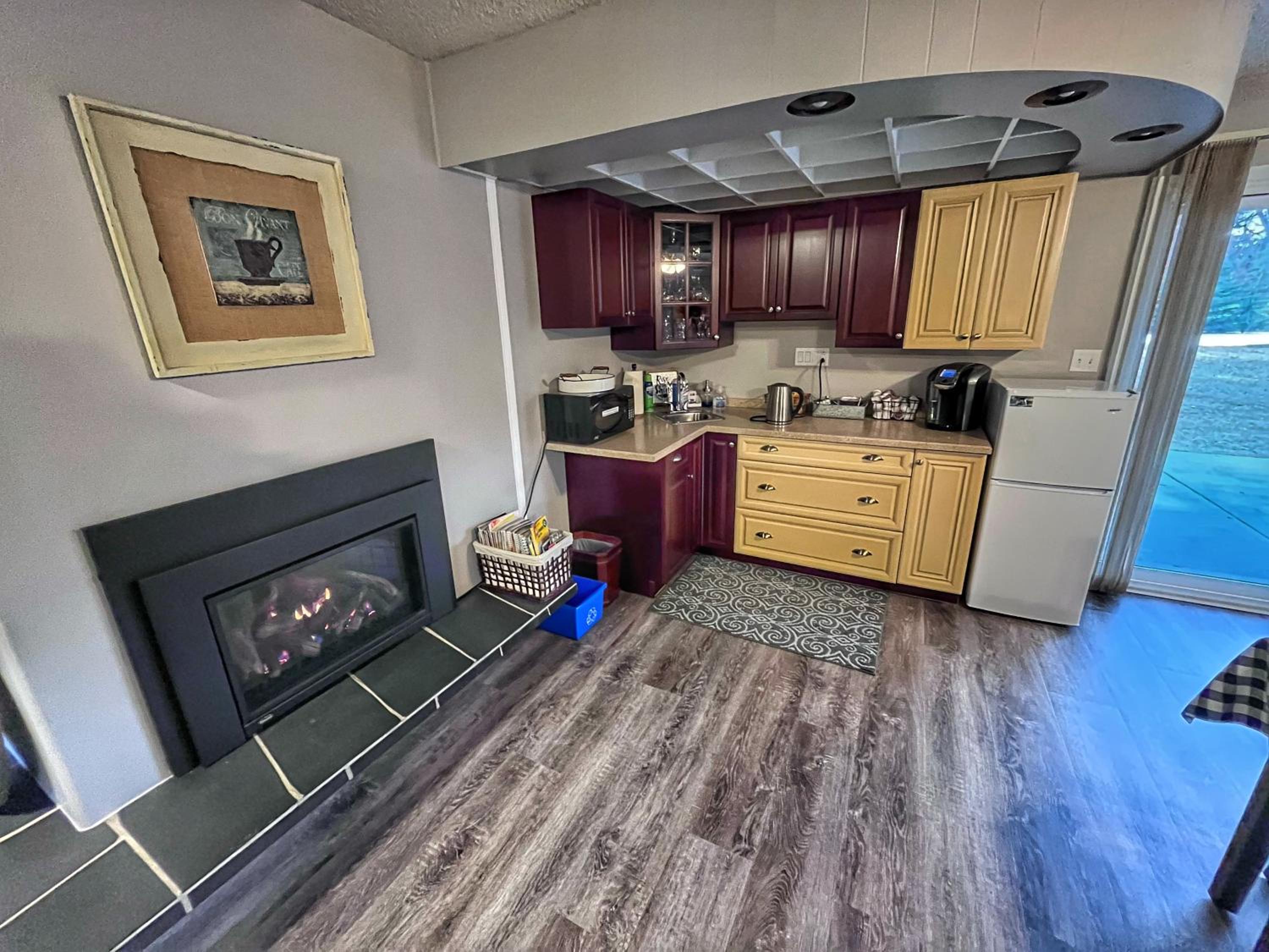 Sunny Shuswap B&B