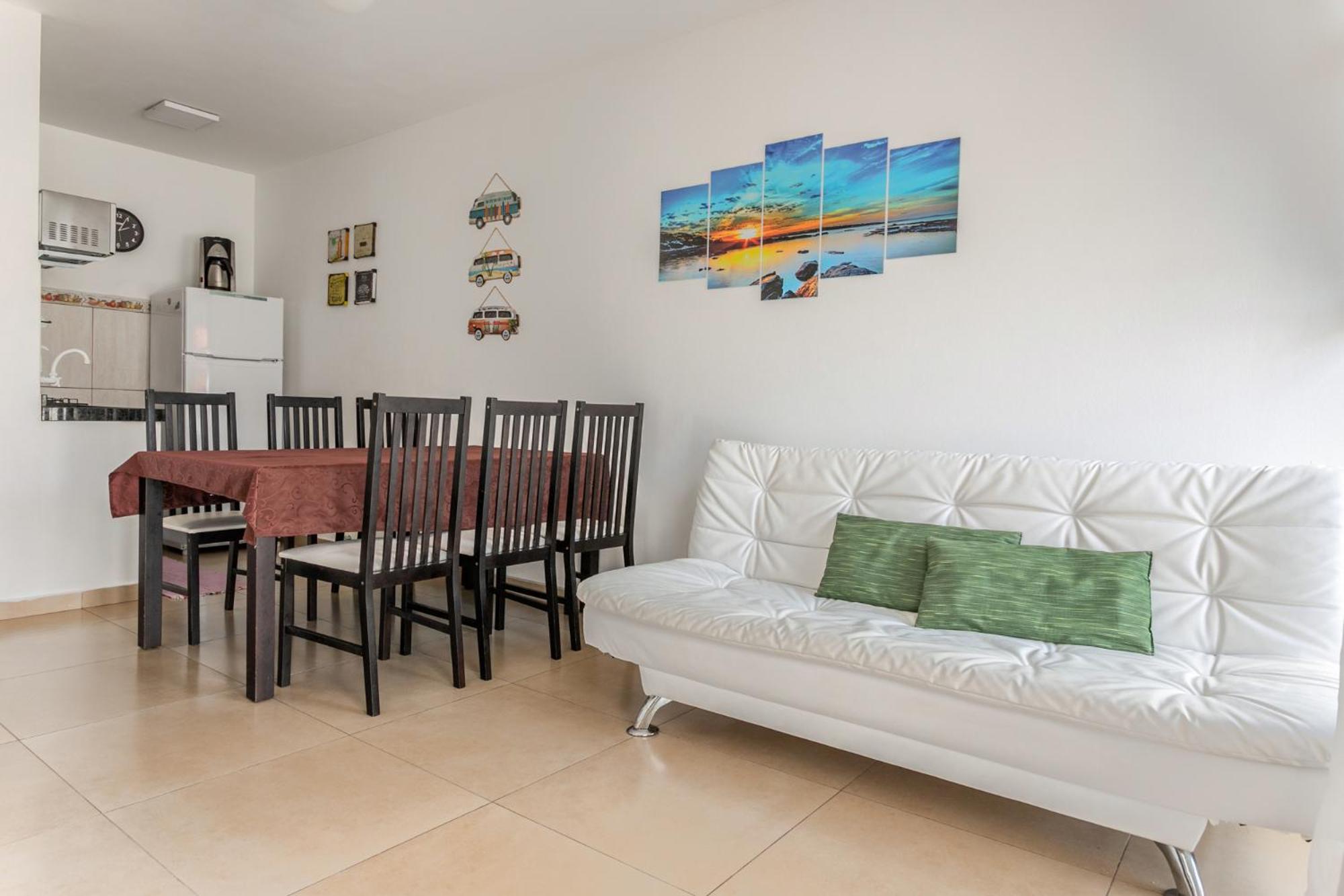 Linda casa a 150m da praia e prox ao Beto Carrero