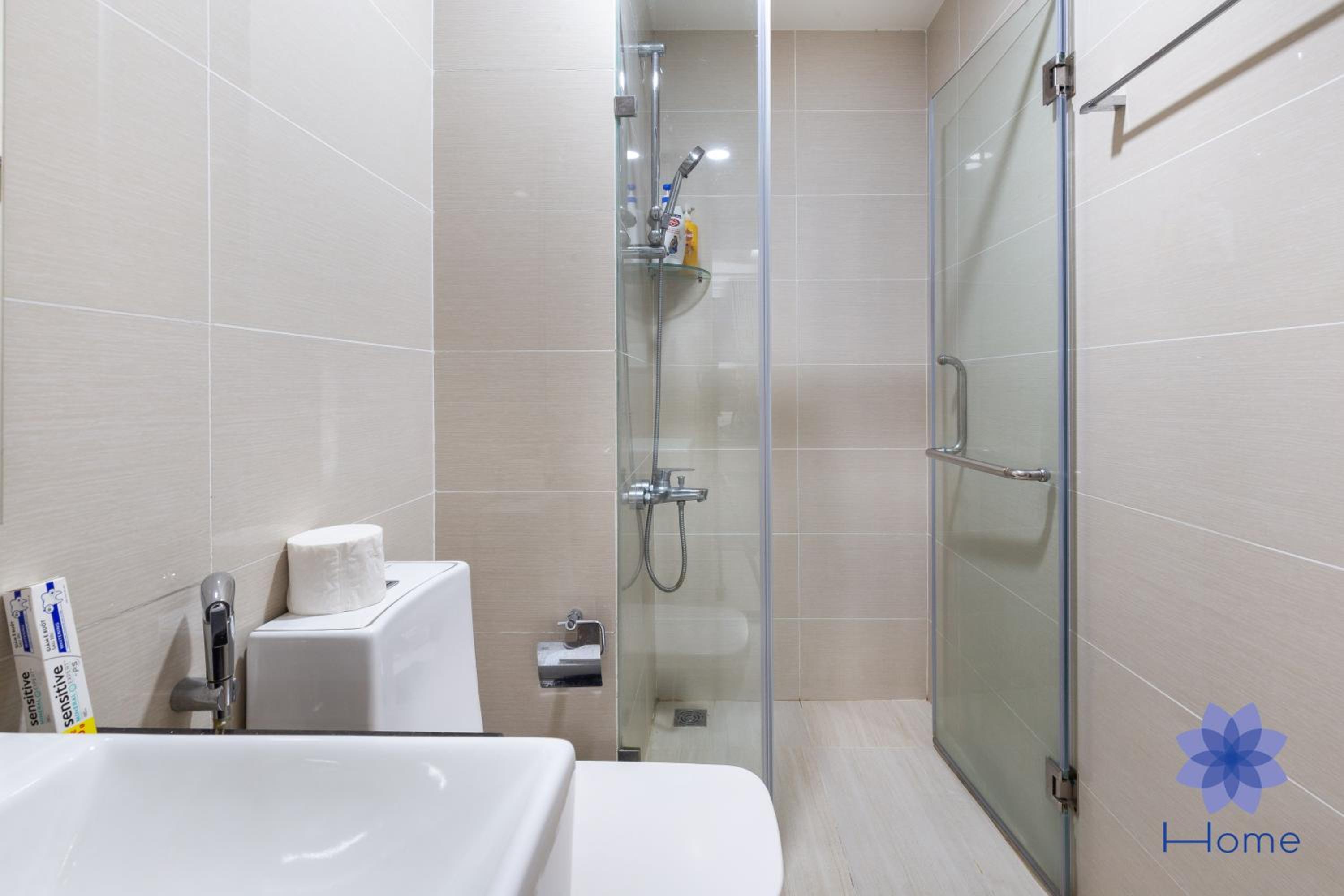 iHome Furnished Apartments with Free Gym & Pool, Airport Pick-Up Service