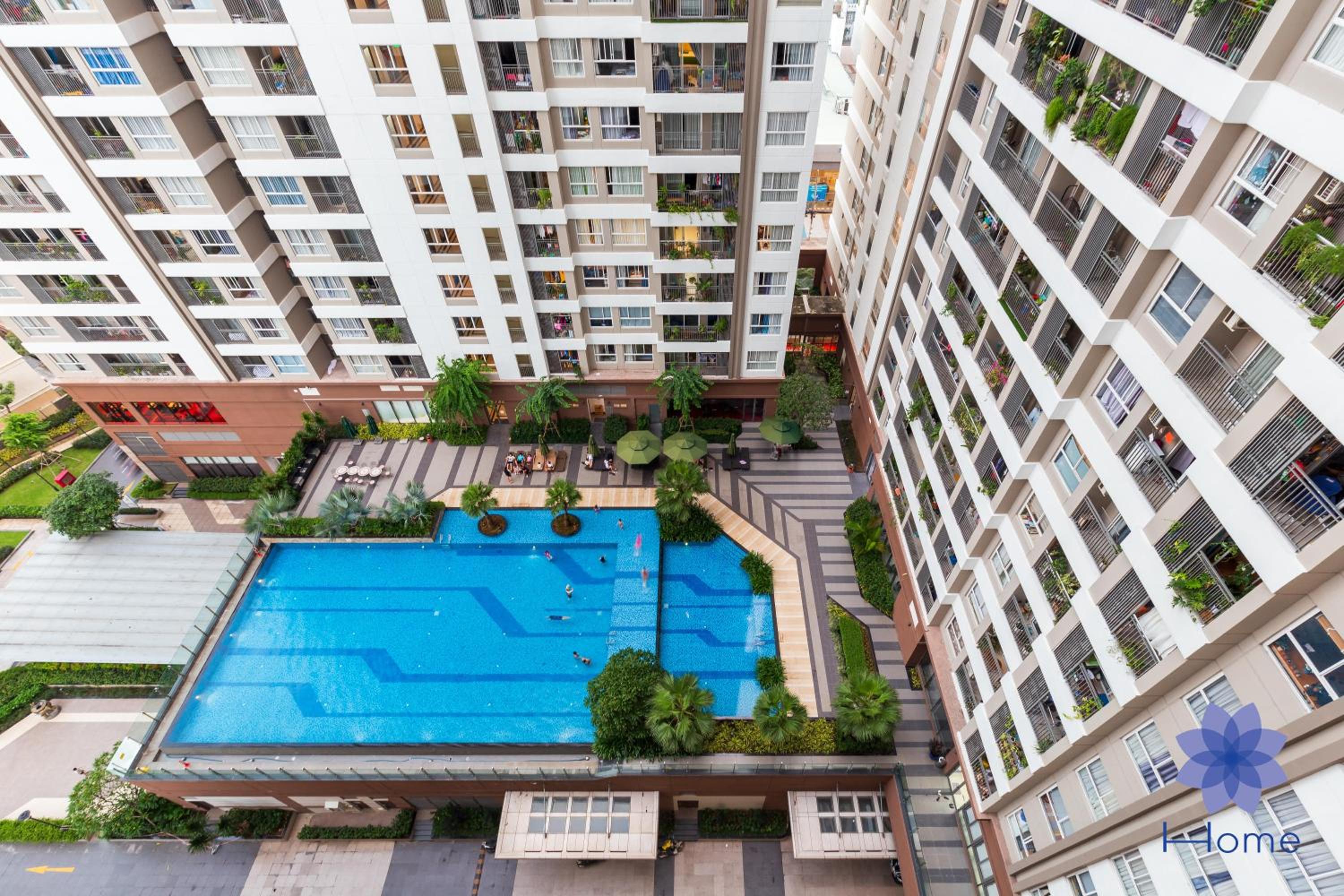 iHome Furnished Apartments with Free Gym & Pool, Airport Pick-Up Service