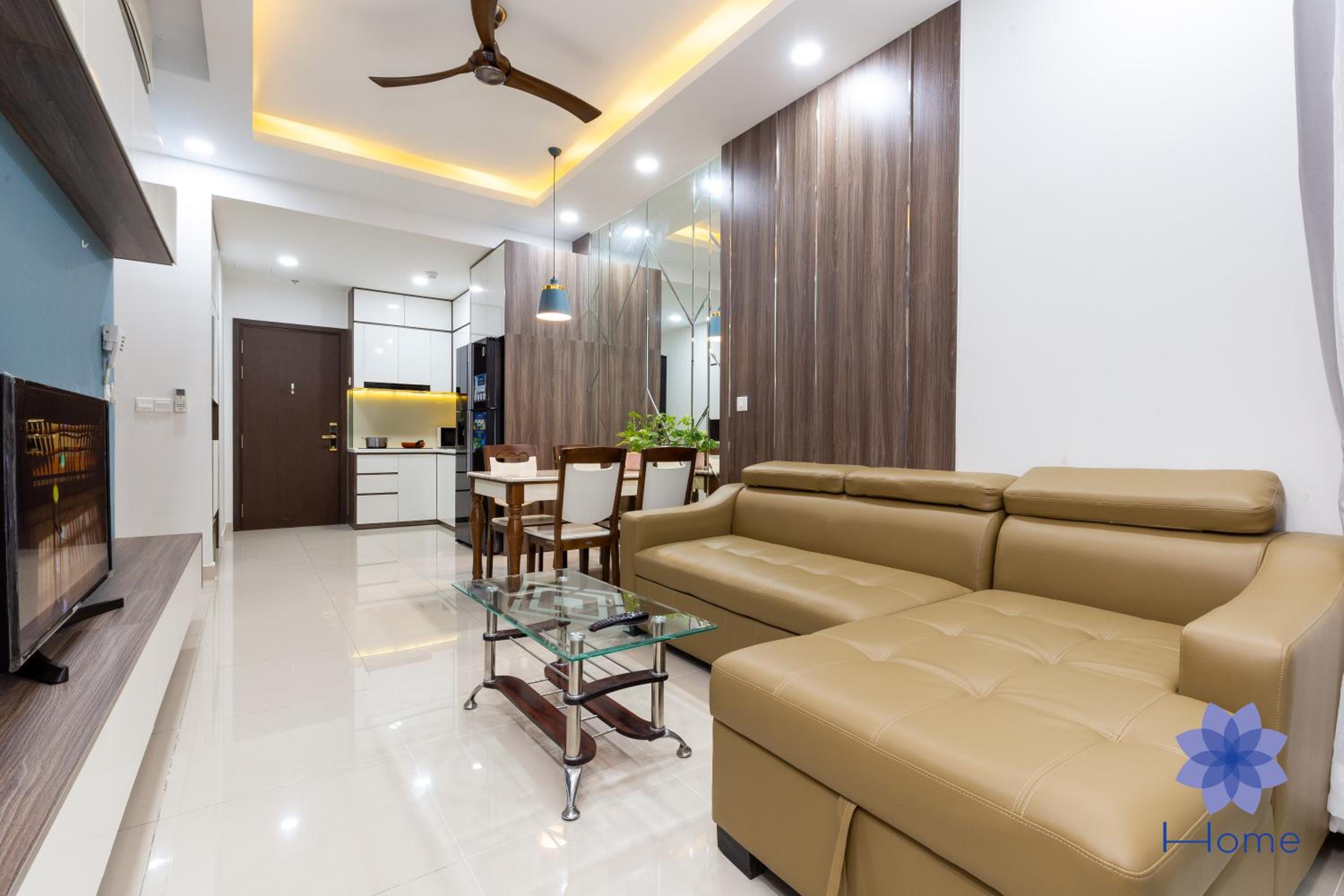 iHome Furnished Apartments with Free Gym & Pool, Airport Pick-Up Service
