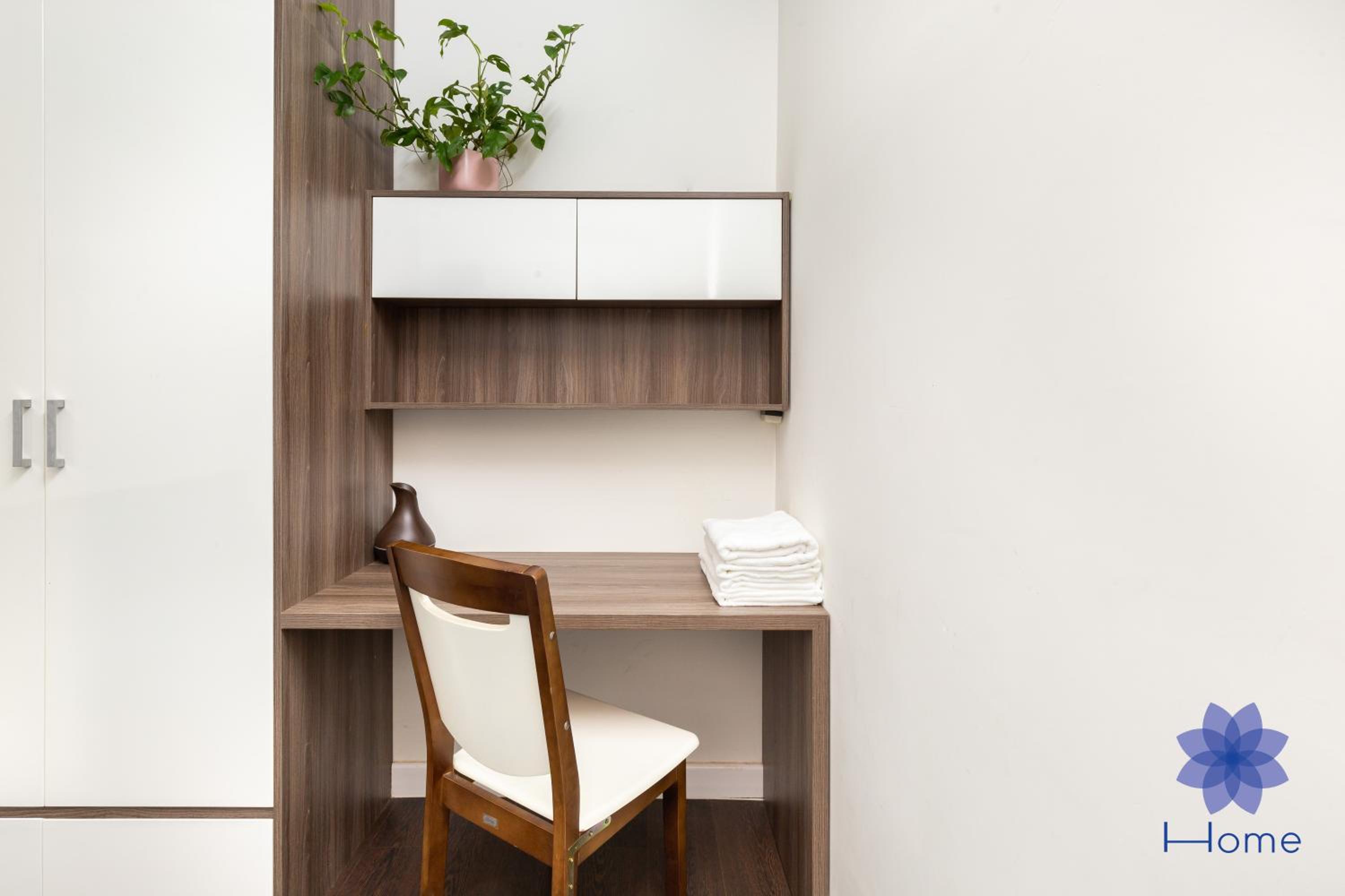 iHome Furnished Apartments with Free Gym & Pool, Airport Pick-Up Service