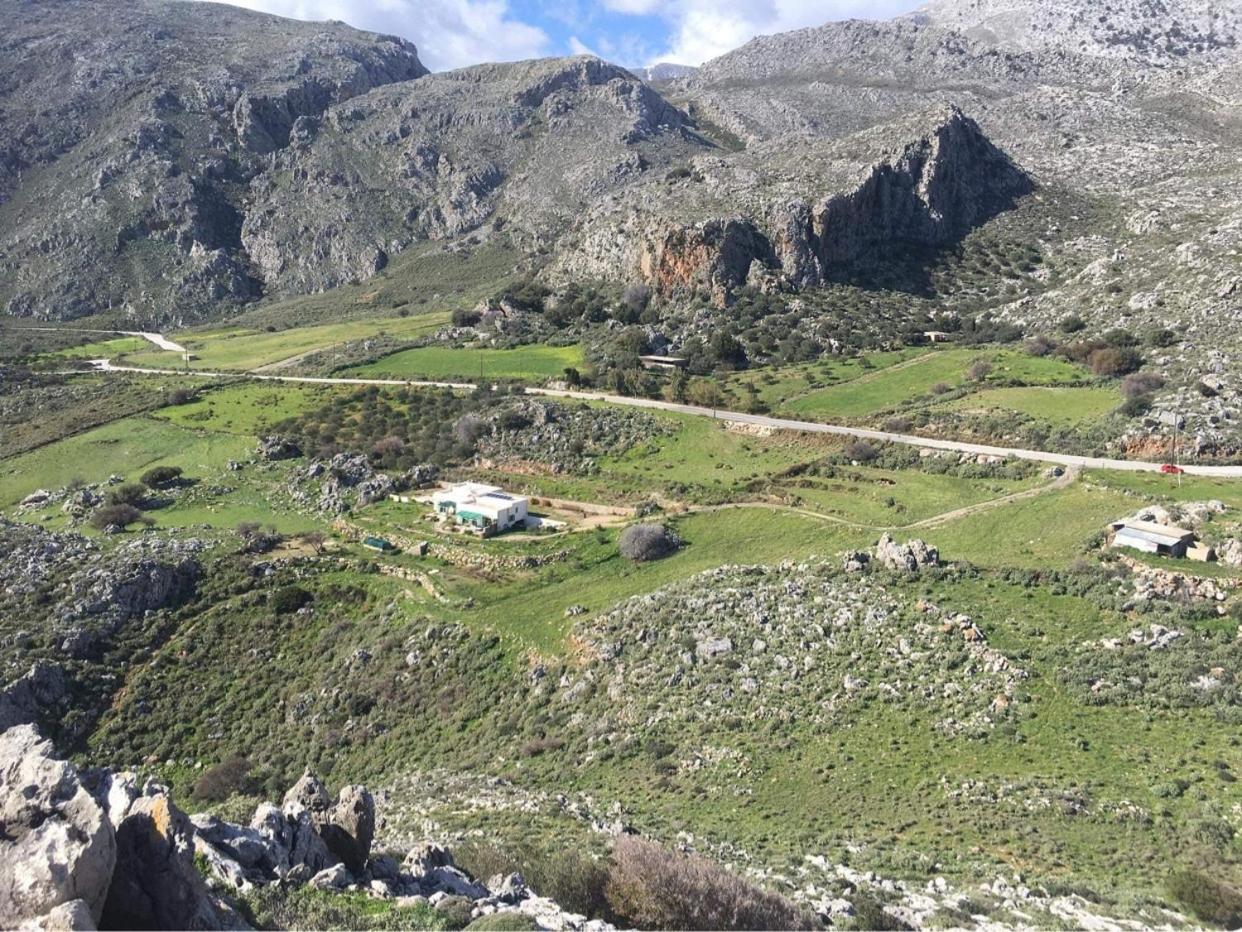 Rocky Mountain Way - Off The Cretan Track view 4
